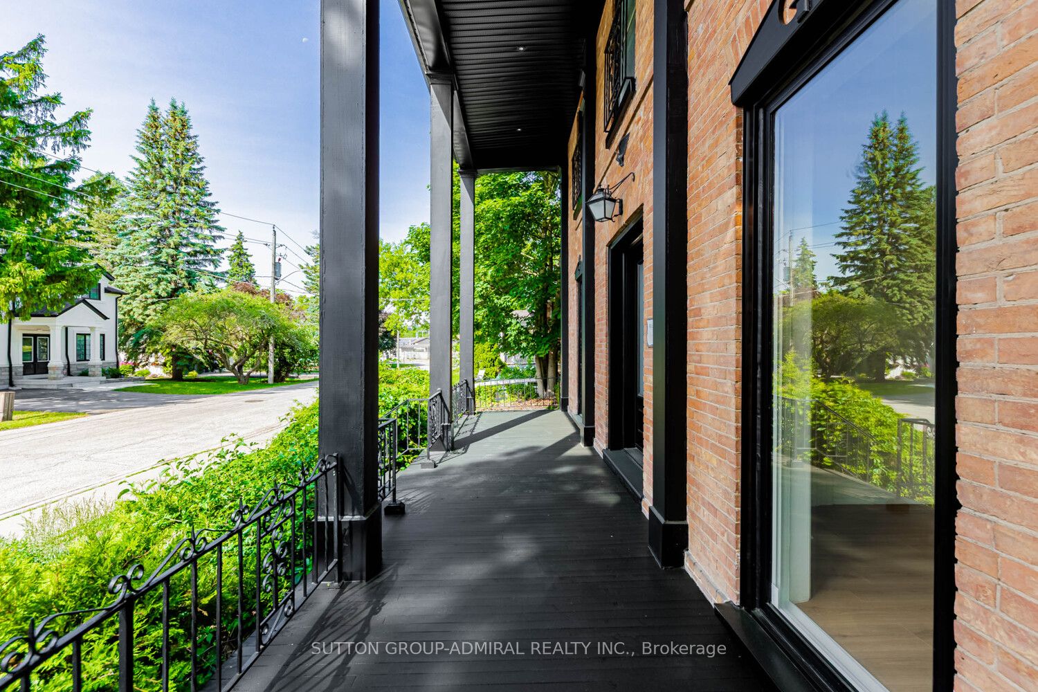 #1 - 457 D'arcy Street Property Photo 5
