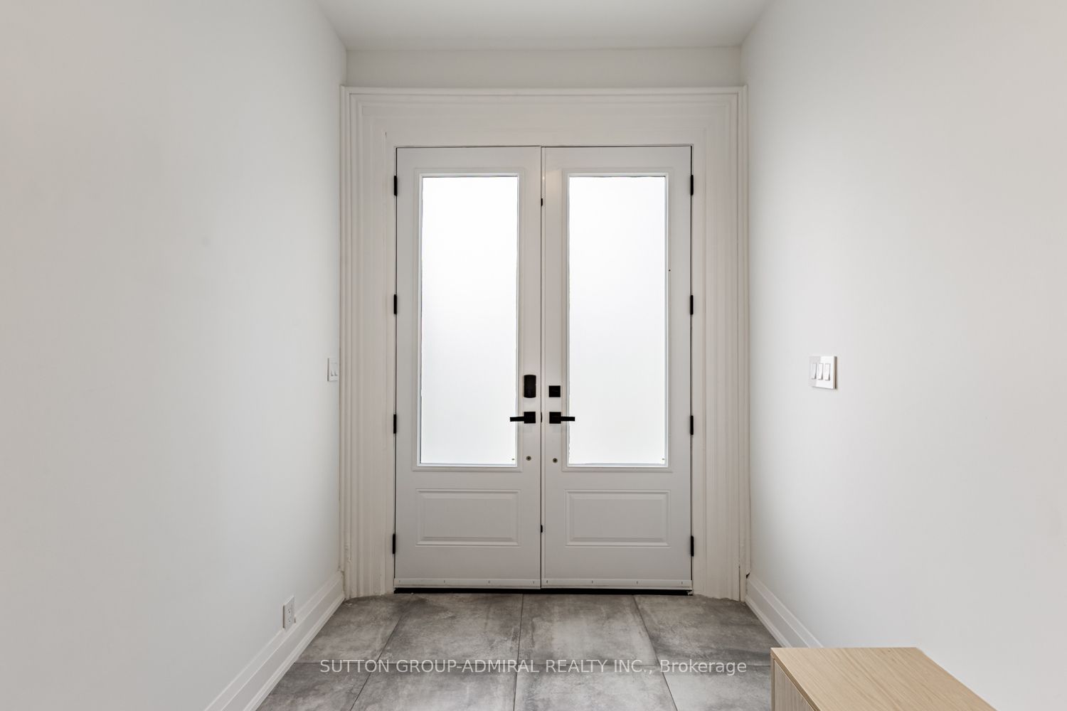 #1 - 457 D'arcy Street Property Photo 7