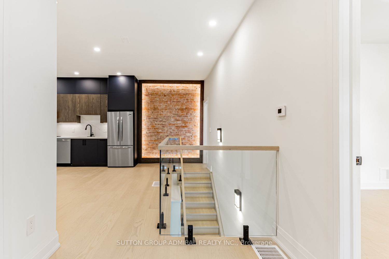 #1 - 457 D'arcy Street Property Photo 9