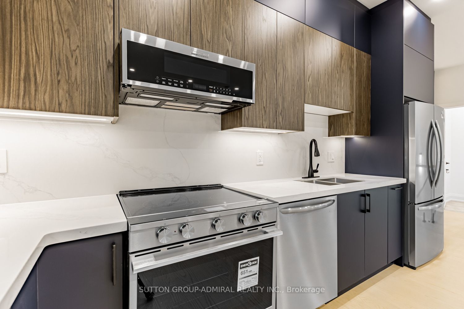 #1 - 457 D'arcy Street Property Photo 17