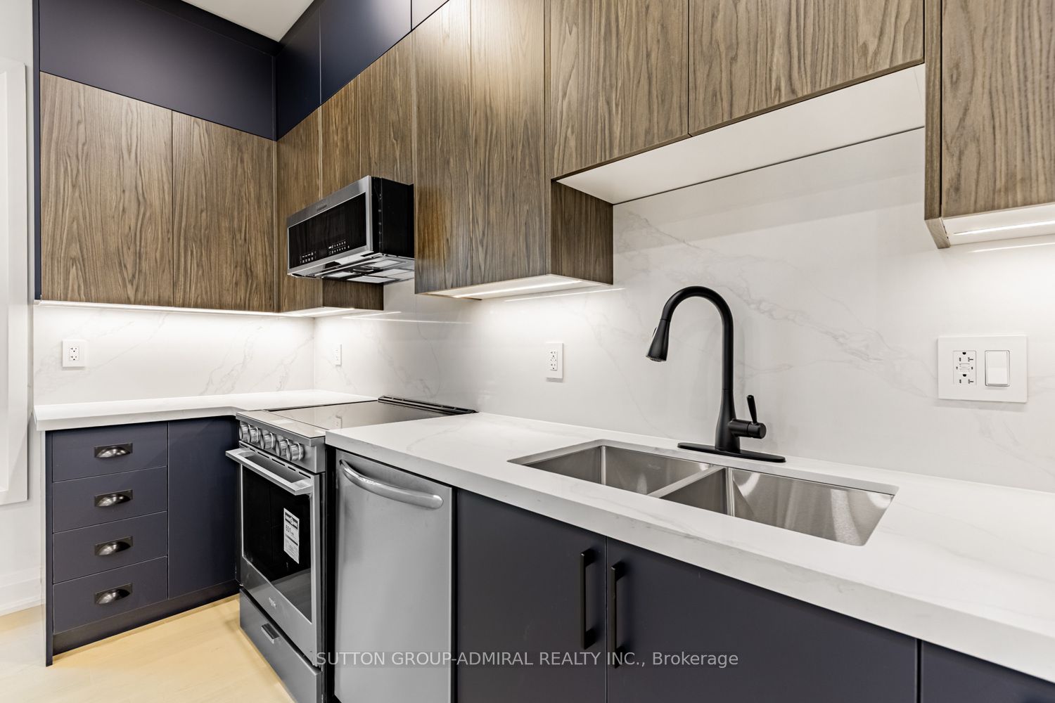 #1 - 457 D'arcy Street Property Photo 18