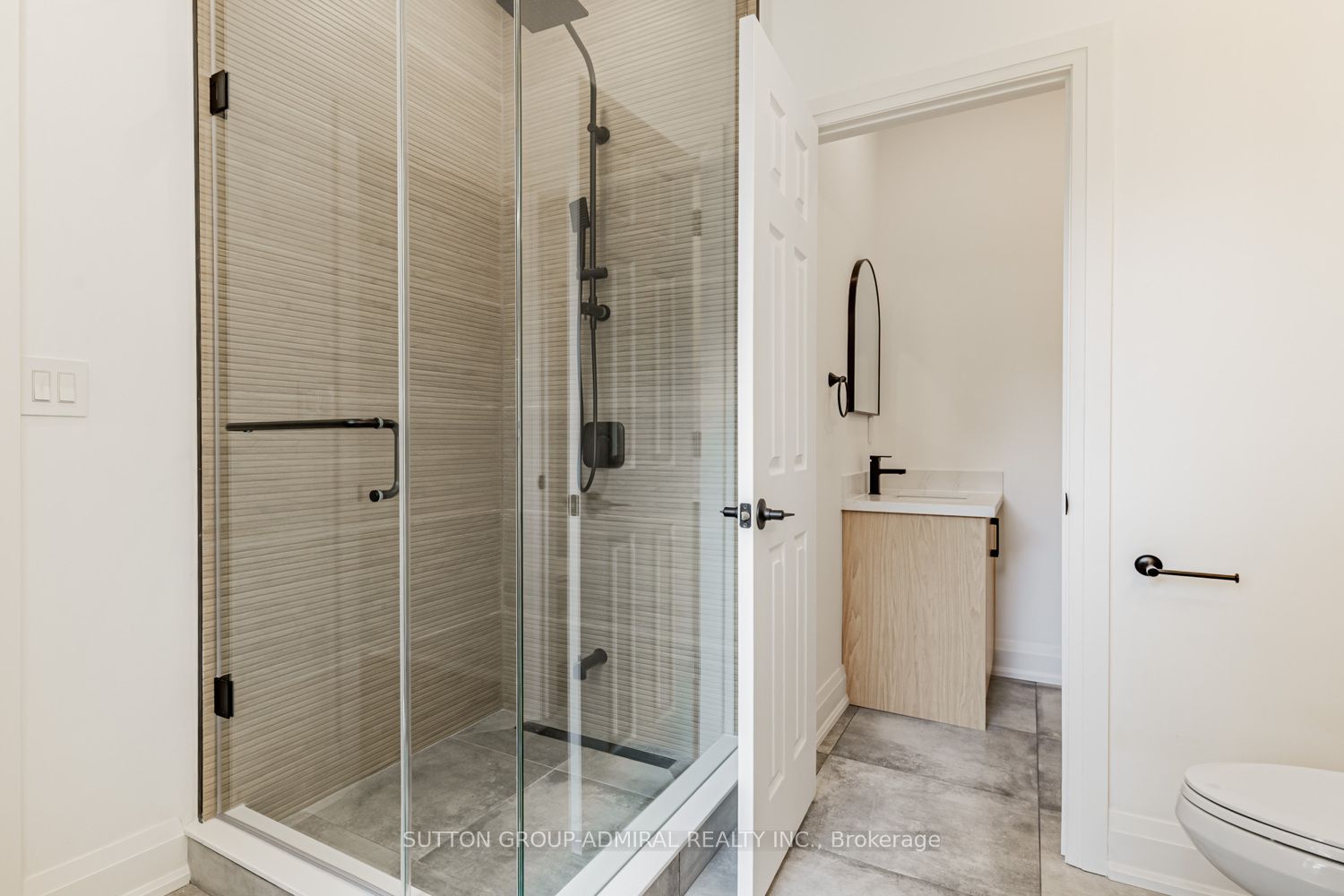#1 - 457 D'arcy Street Property Photo 29