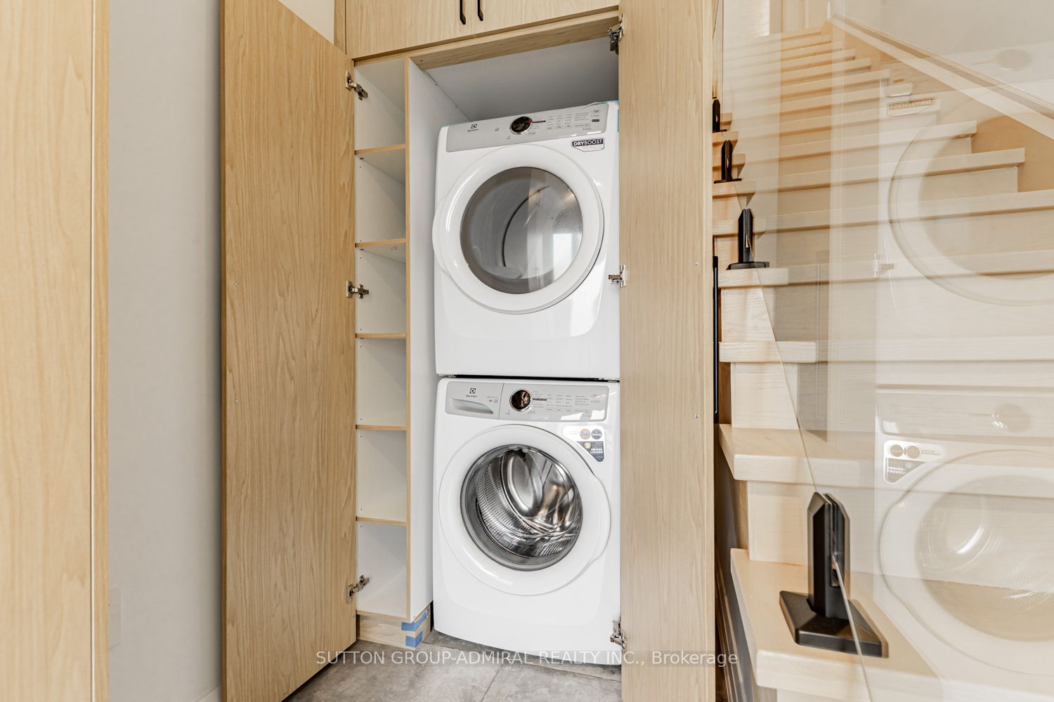 #1 - 457 D'arcy Street Property Photo 31