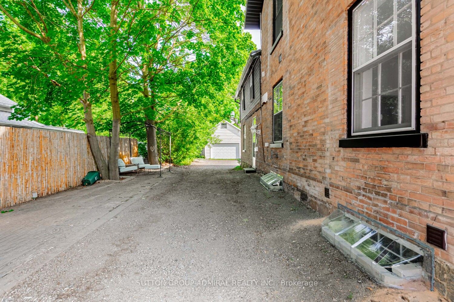 #1 - 457 D'arcy Street Property Photo 34