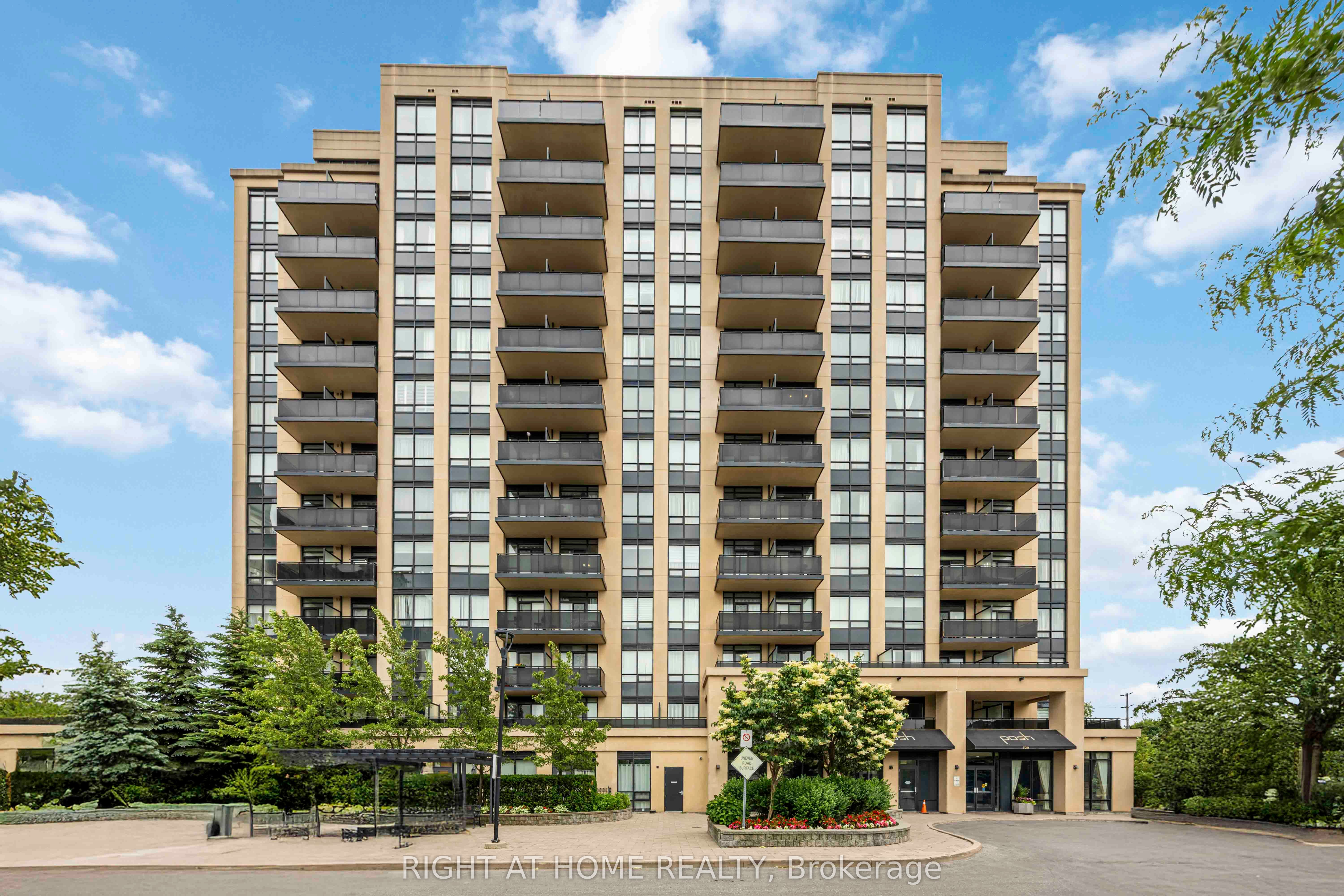 520 Steeles Ave Property Photo 1