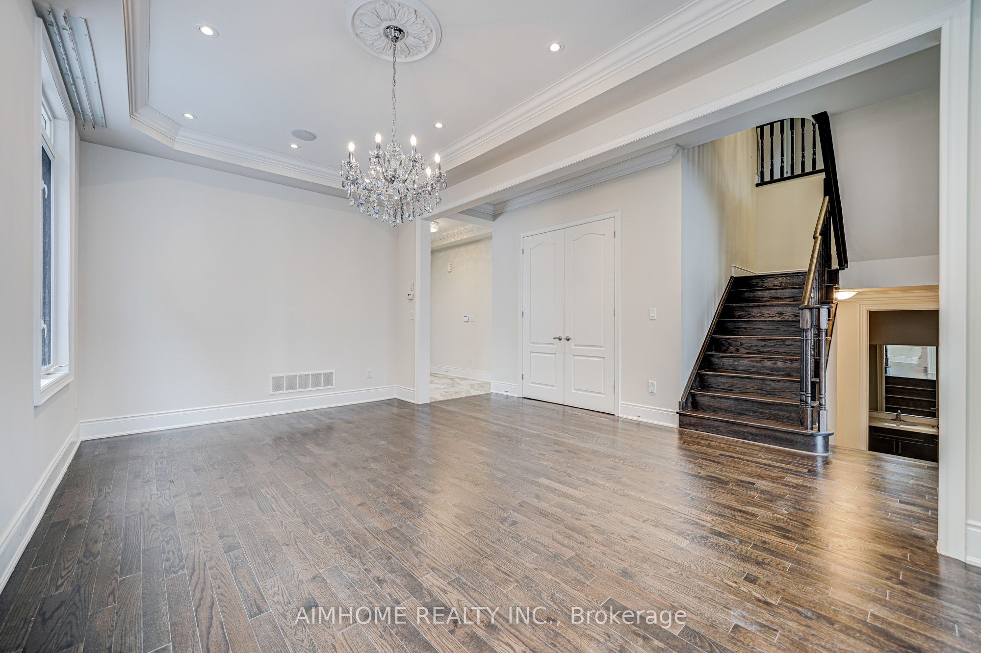 98 Joseph Hartman Crescent Property Photo 6