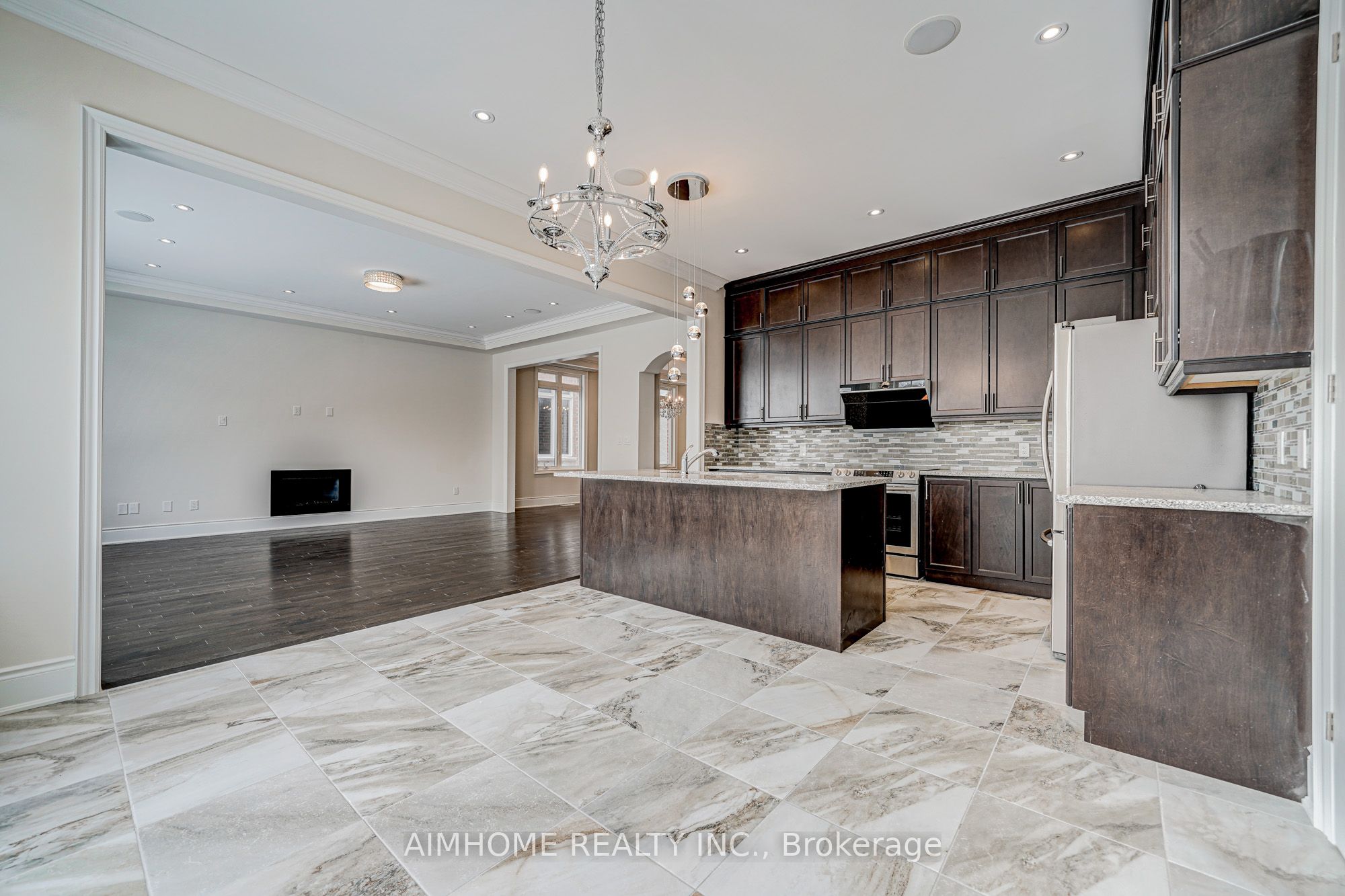 98 Joseph Hartman Crescent Property Photo 13