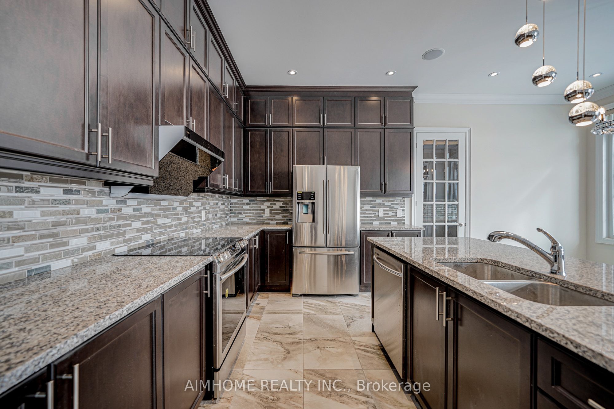 98 Joseph Hartman Crescent Property Photo 17