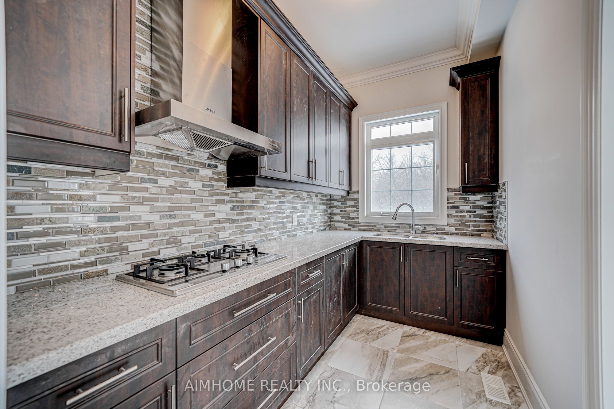 98 Joseph Hartman Crescent Property Photo 18