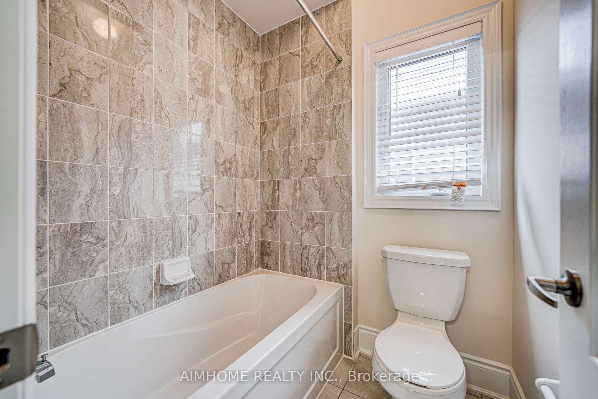 98 Joseph Hartman Crescent Property Photo 25