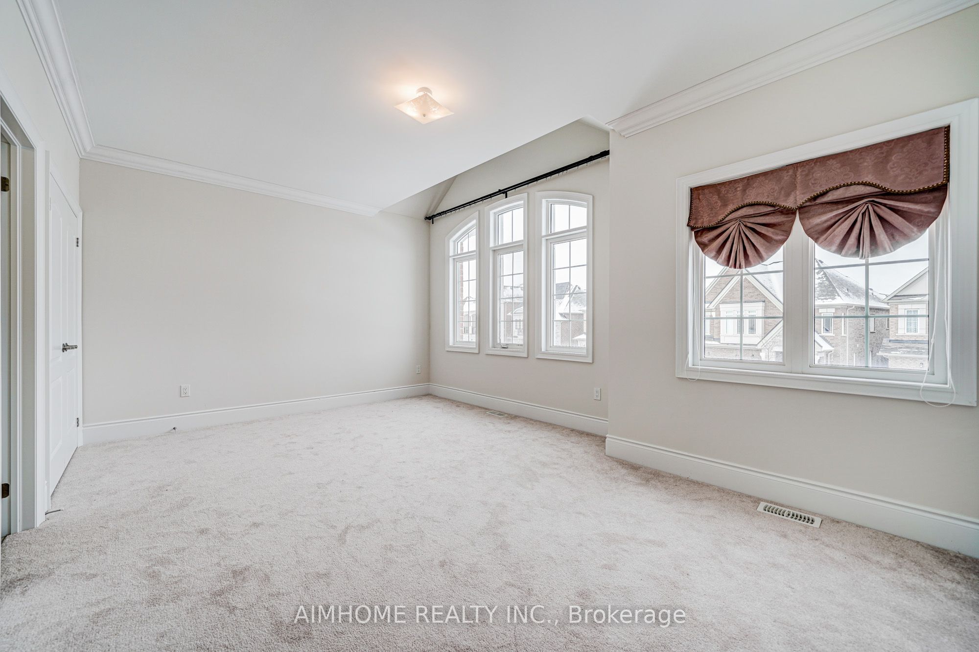 98 Joseph Hartman Crescent Property Photo 26