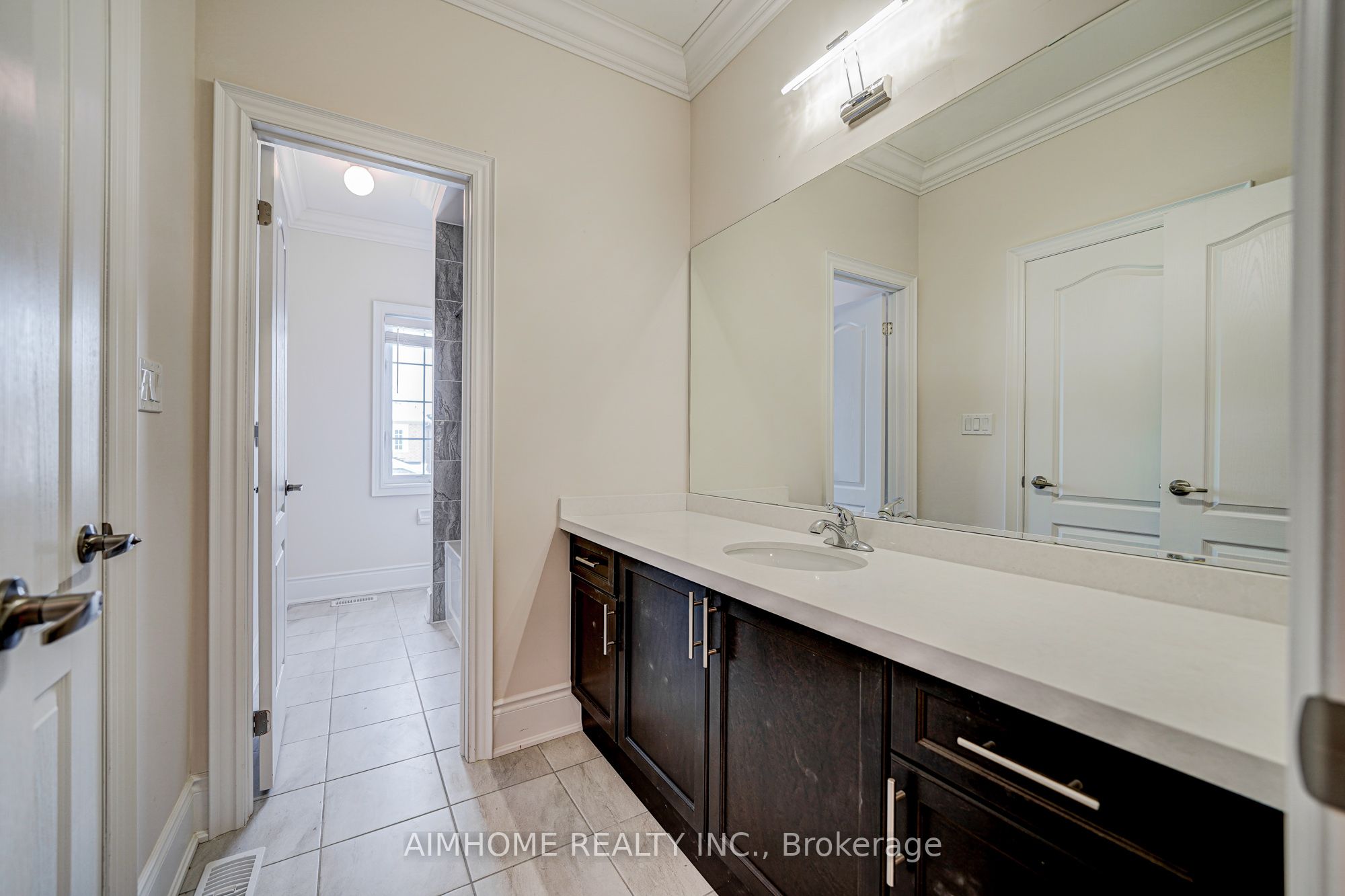 98 Joseph Hartman Crescent Property Photo 28
