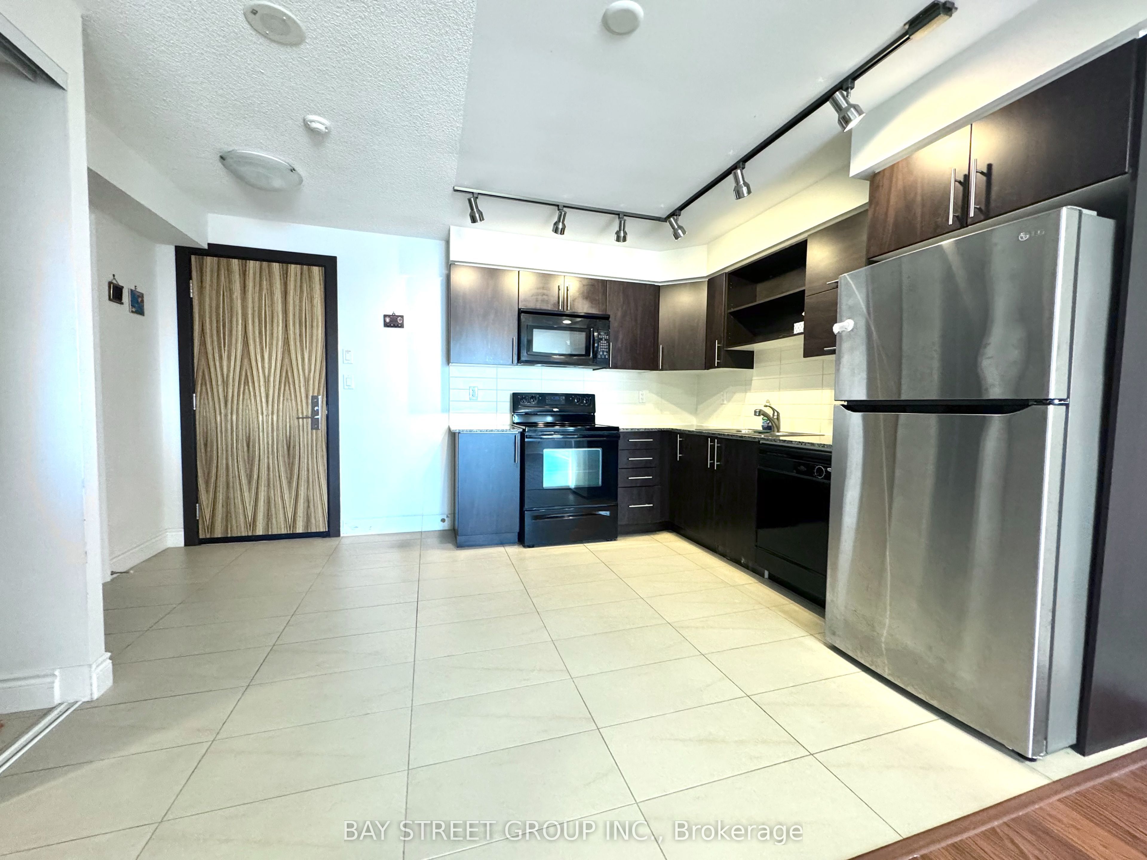 60 South Town Centre Boulevard 908 Property Photo 3