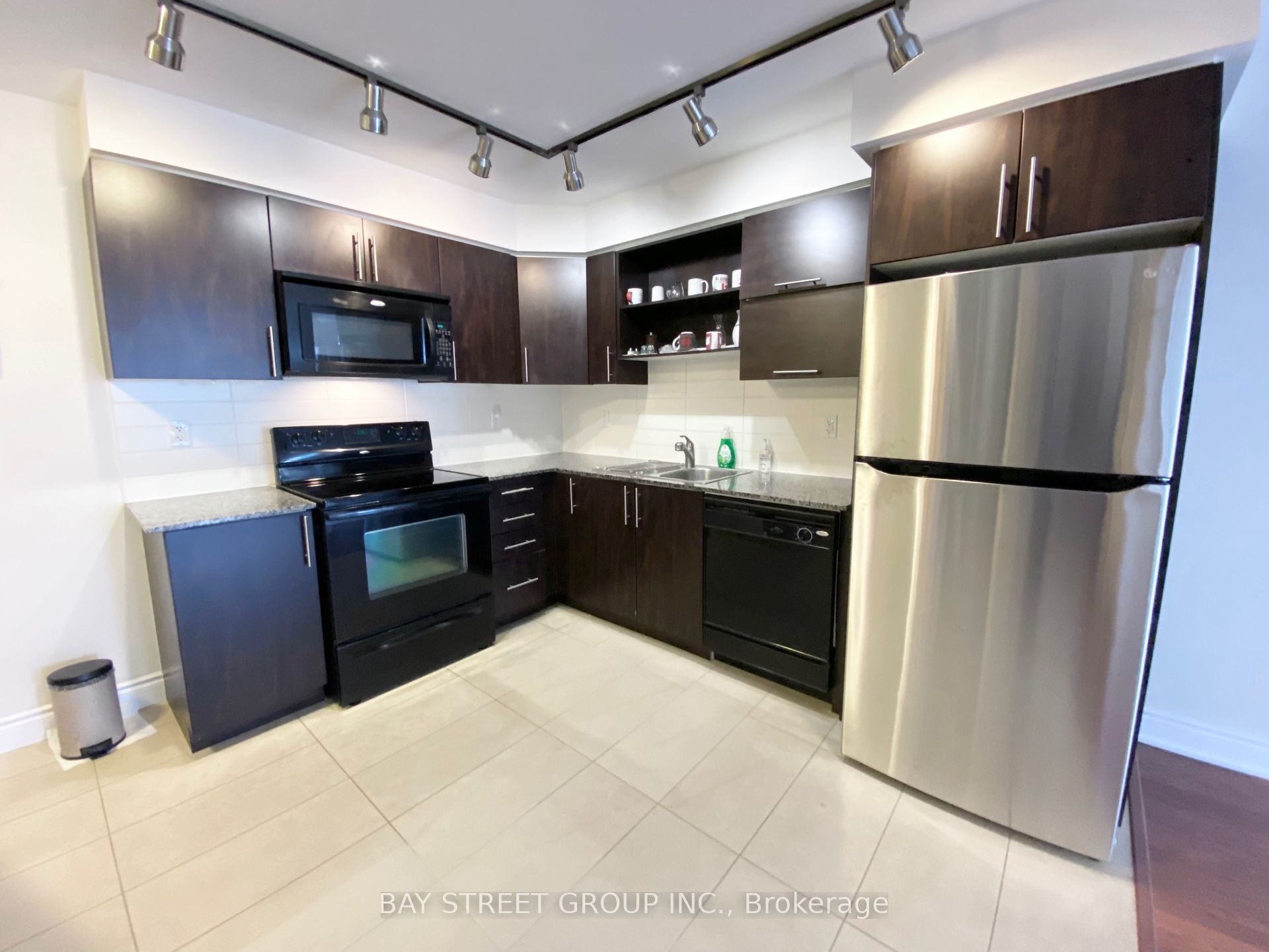 60 S Town Centre Blvd Property Photo 2