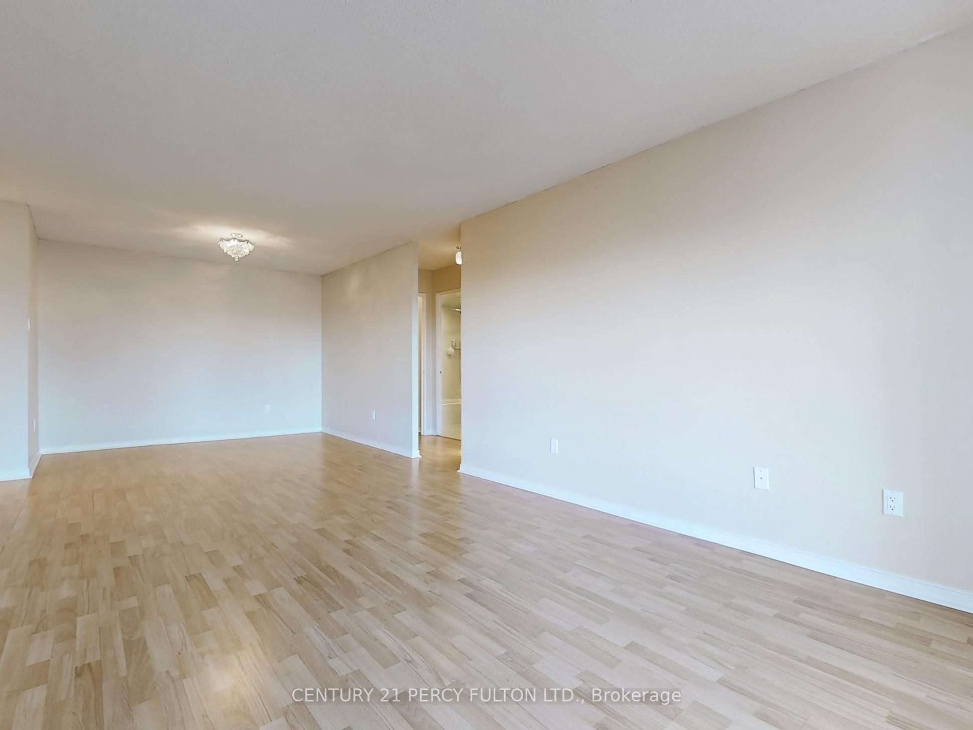 ##625 - 7805 Bayview Avenue Property Photo 9