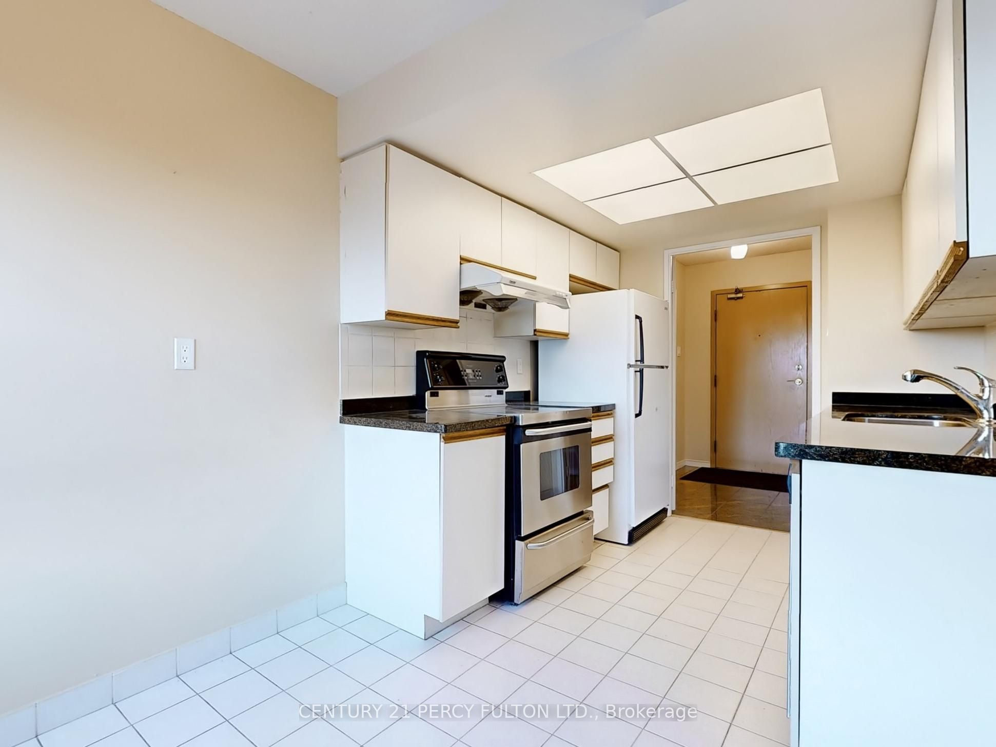 ##625 - 7805 Bayview Avenue Property Photo 14