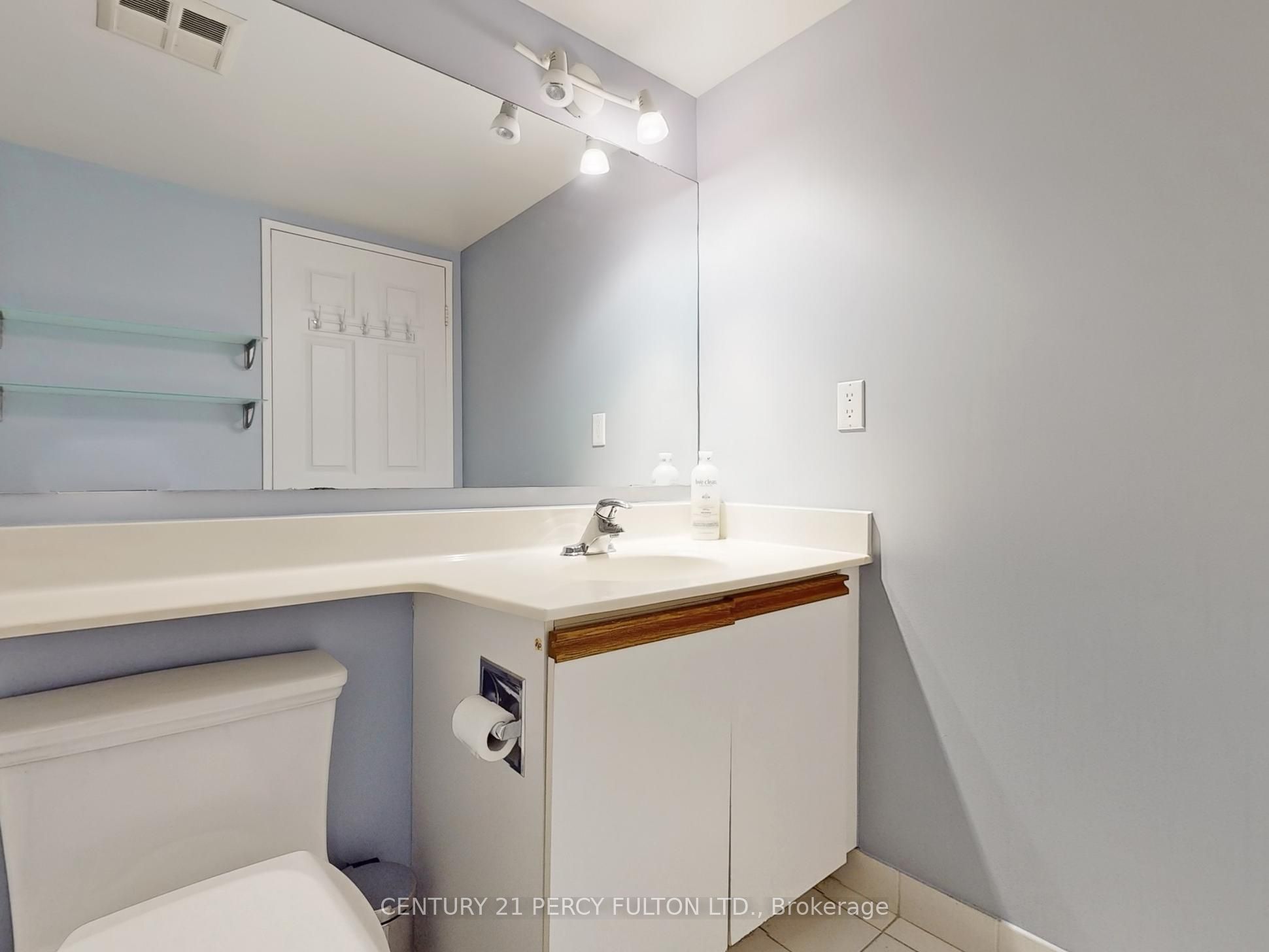 ##625 - 7805 Bayview Avenue Property Photo 18