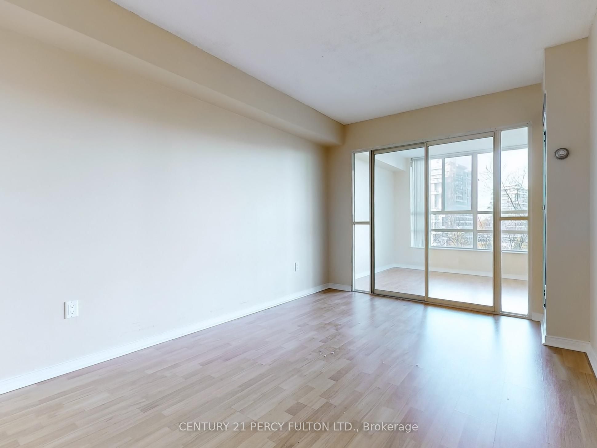 ##625 - 7805 Bayview Avenue Property Photo 19