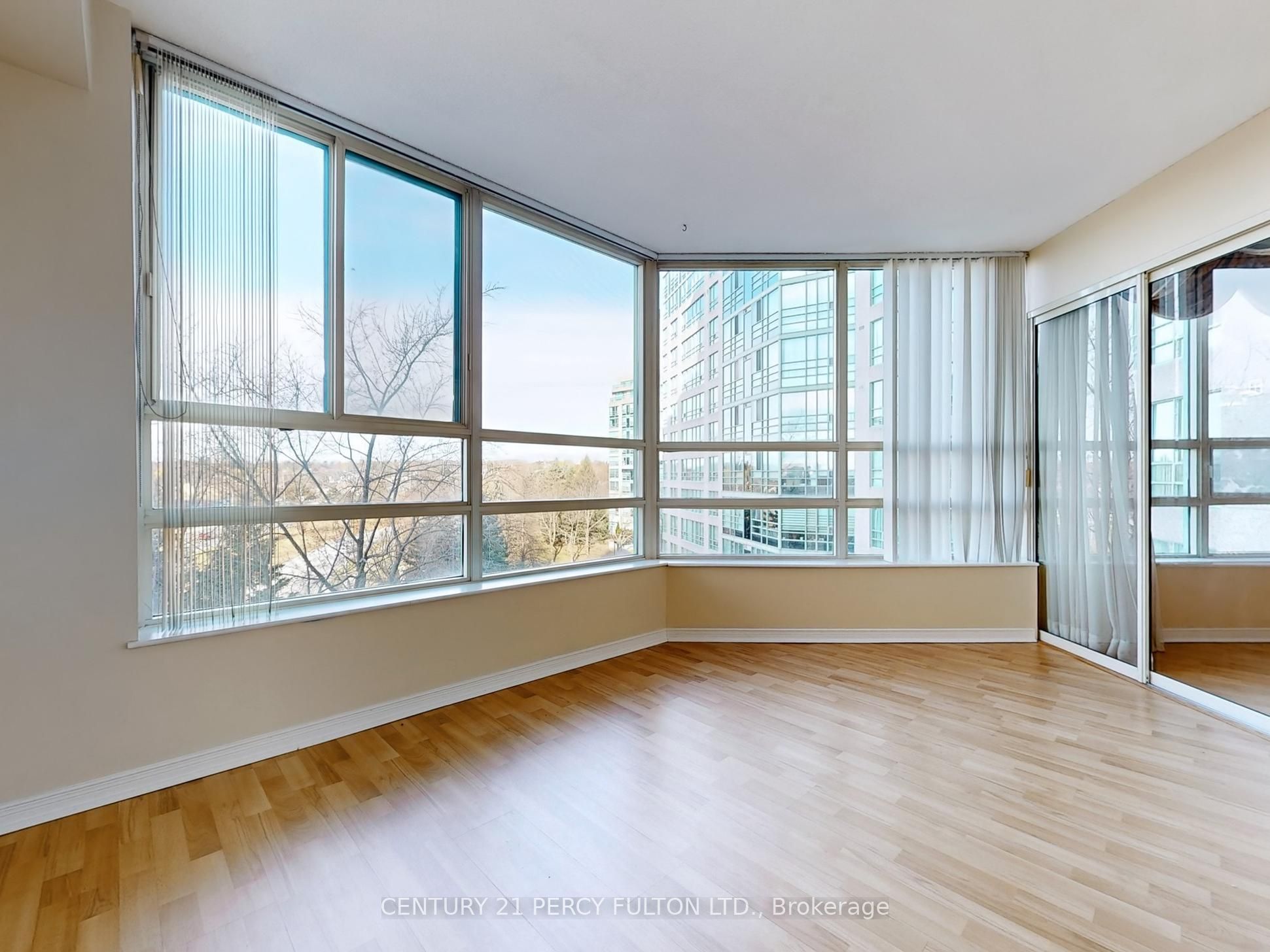 ##625 - 7805 Bayview Avenue Property Photo 23