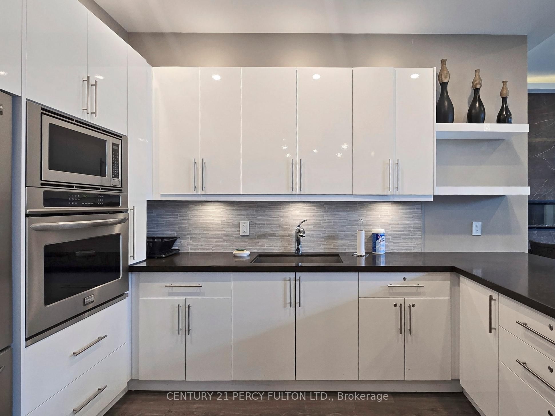 ##625 - 7805 Bayview Avenue Property Photo 36