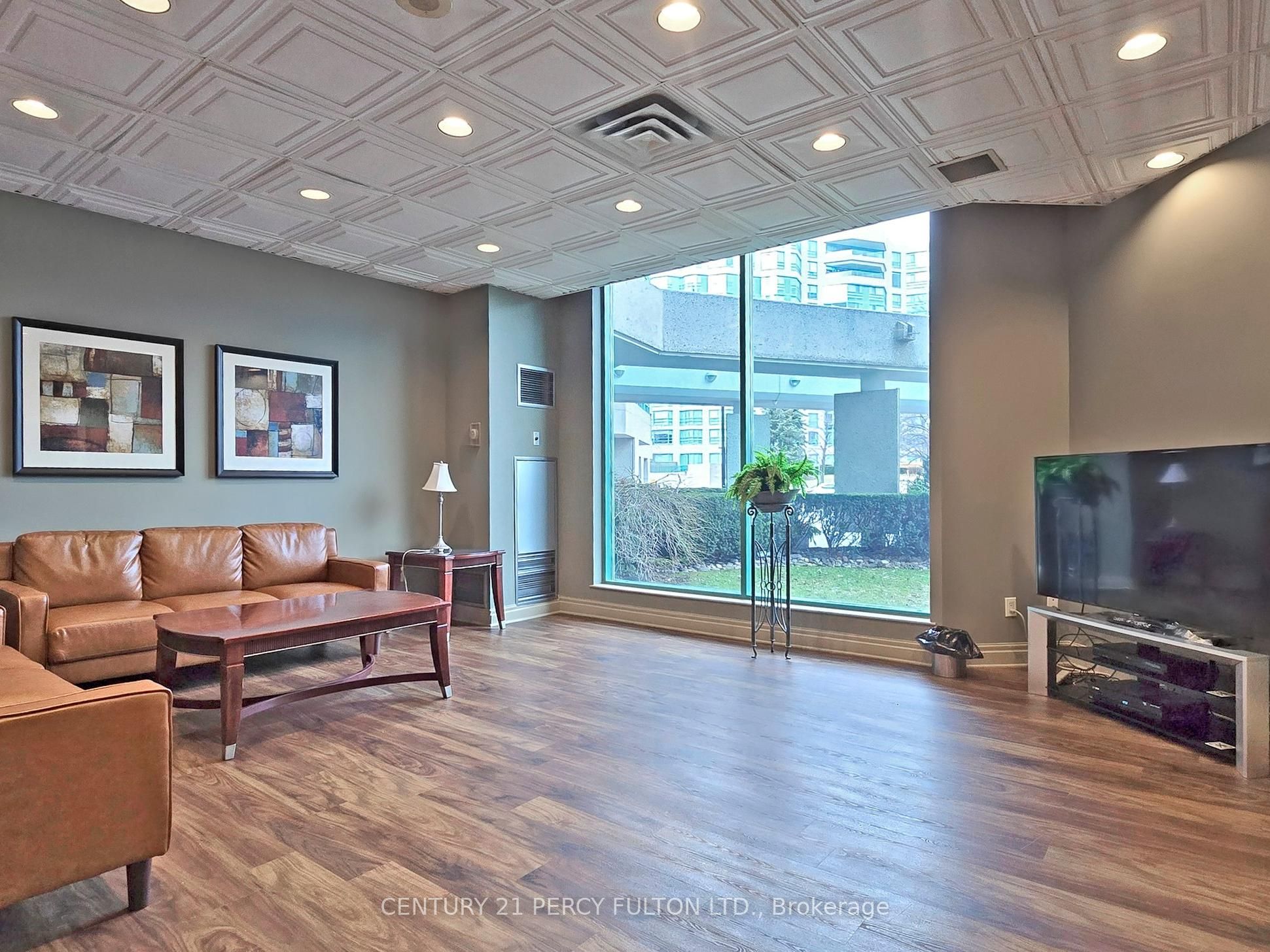 ##625 - 7805 Bayview Avenue Property Photo 37