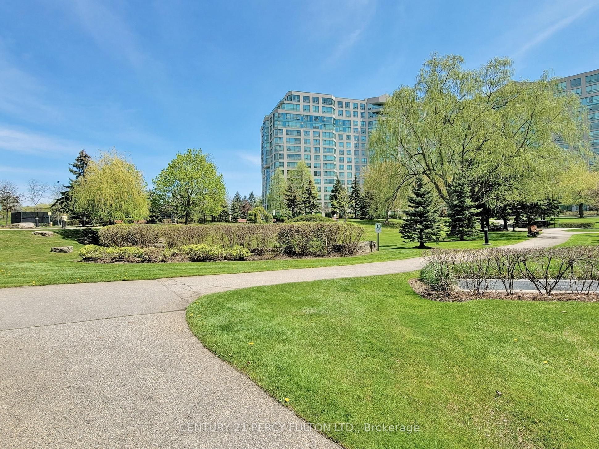 ##625 - 7805 Bayview Avenue Property Photo 47