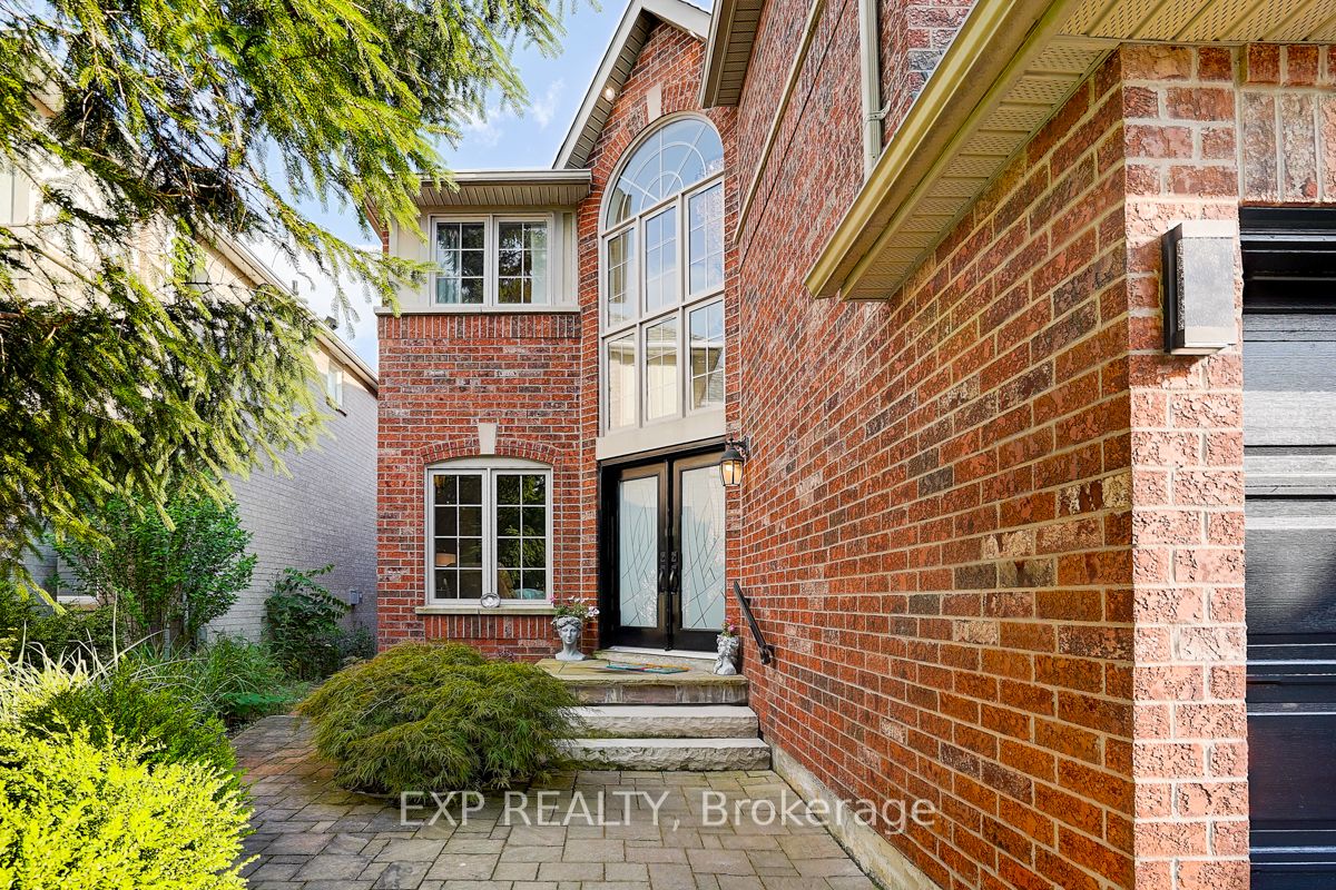 446 Silken Laumann Drive Property Photo 3