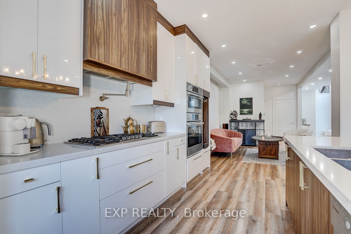 446 Silken Laumann Drive Property Photo 15