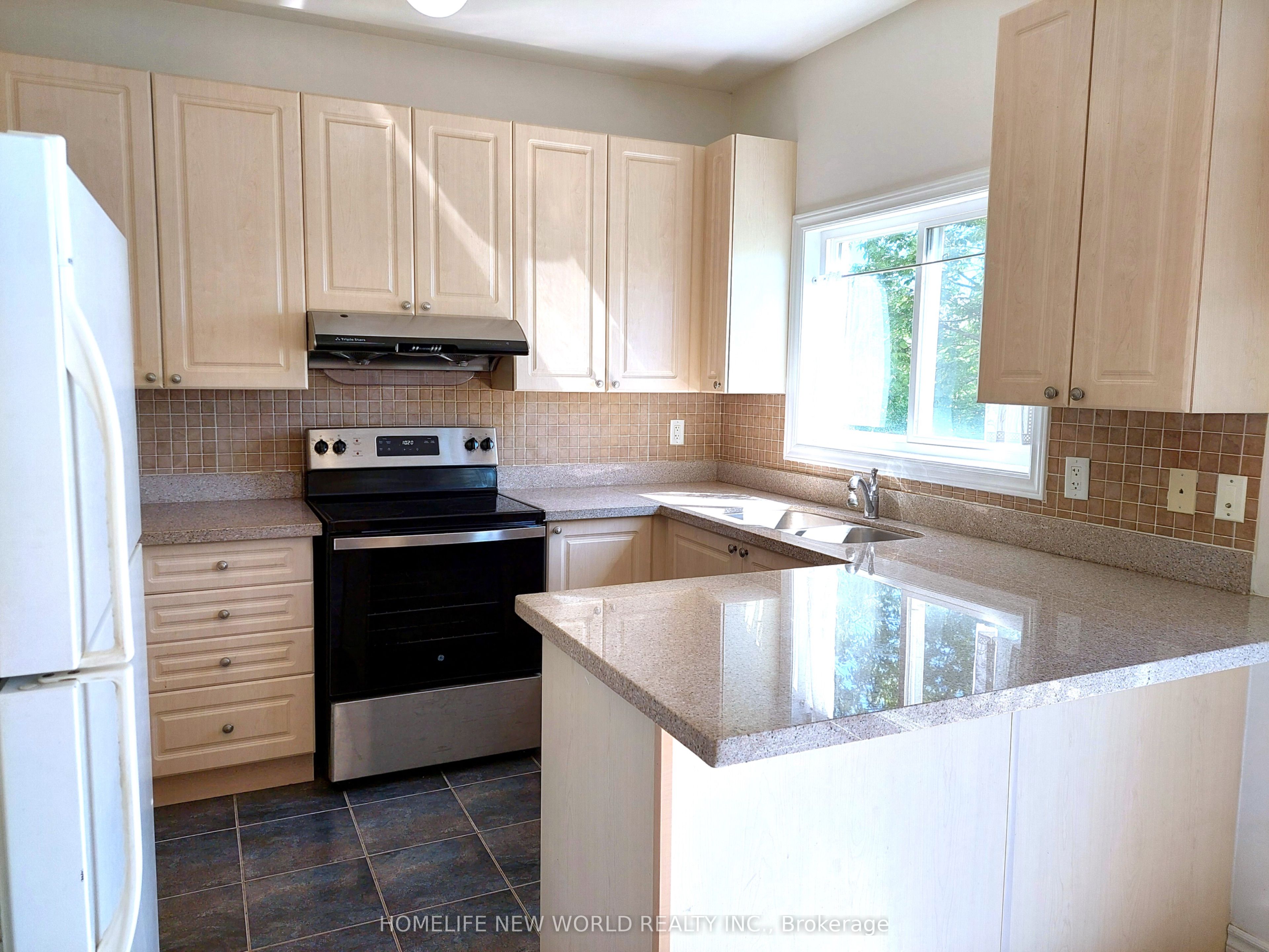 223 Bilbrough St Property Photo 6
