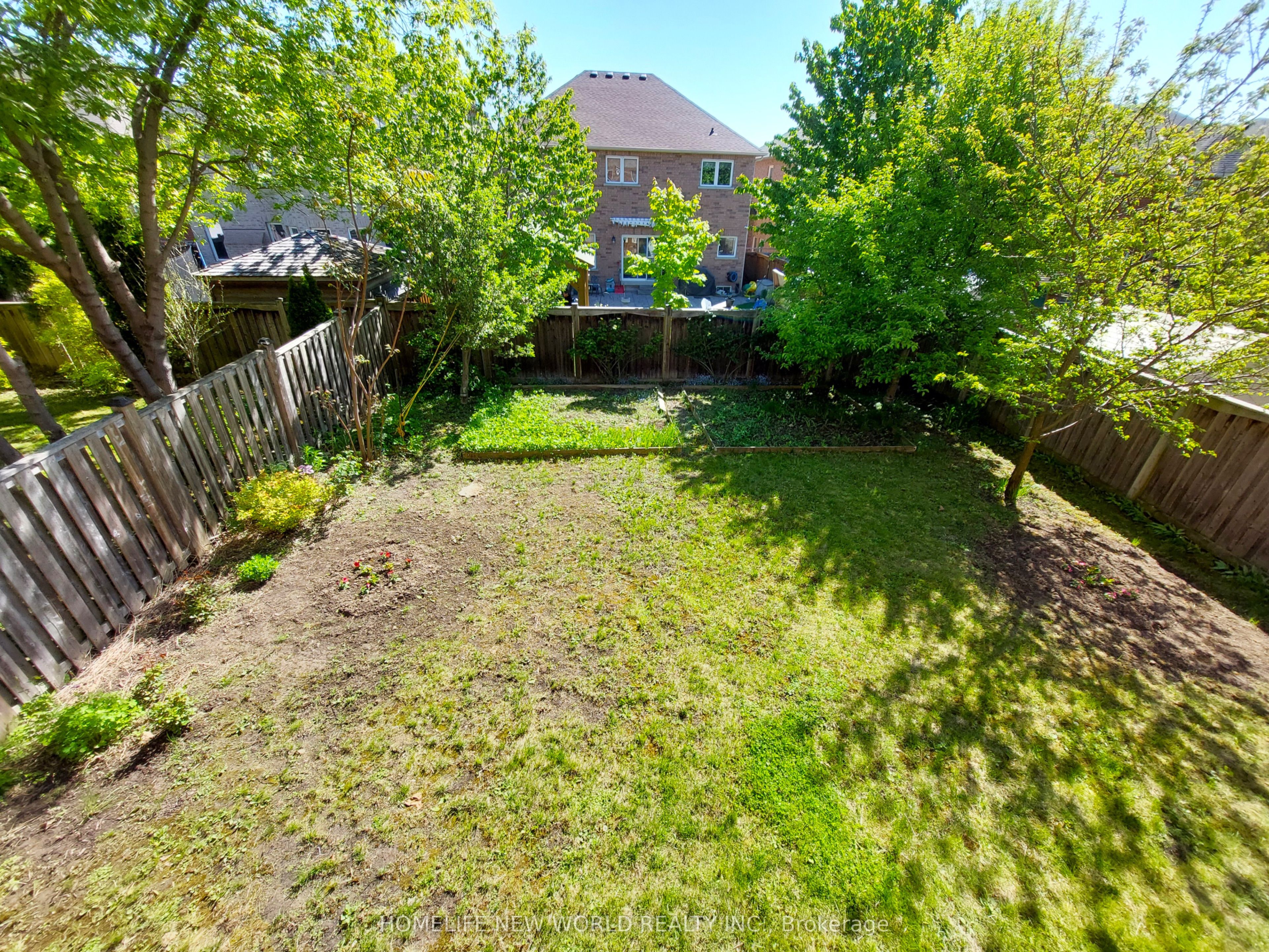 223 Bilbrough St Property Photo 17
