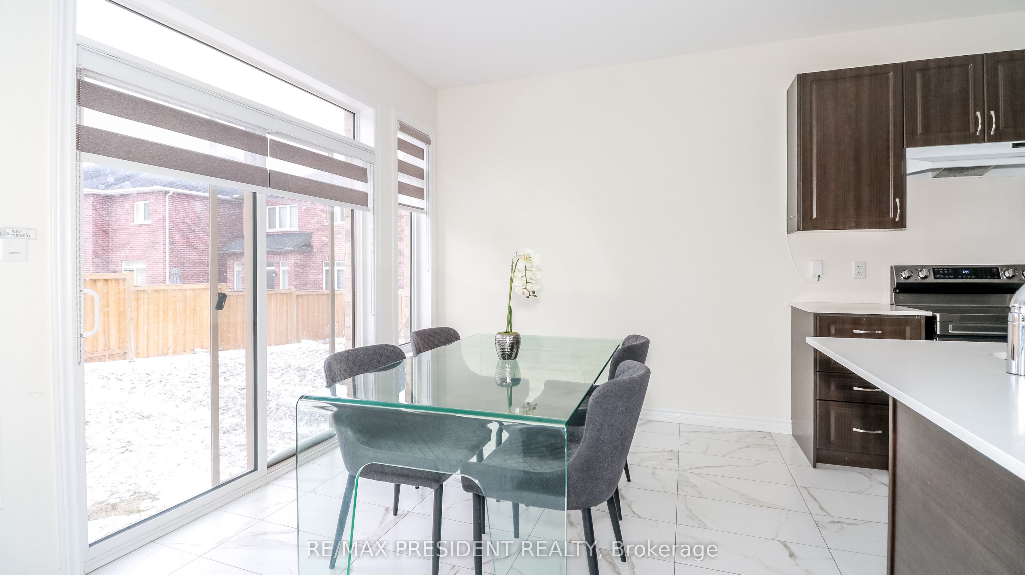 2214 Lozenby Street Property Photo 8