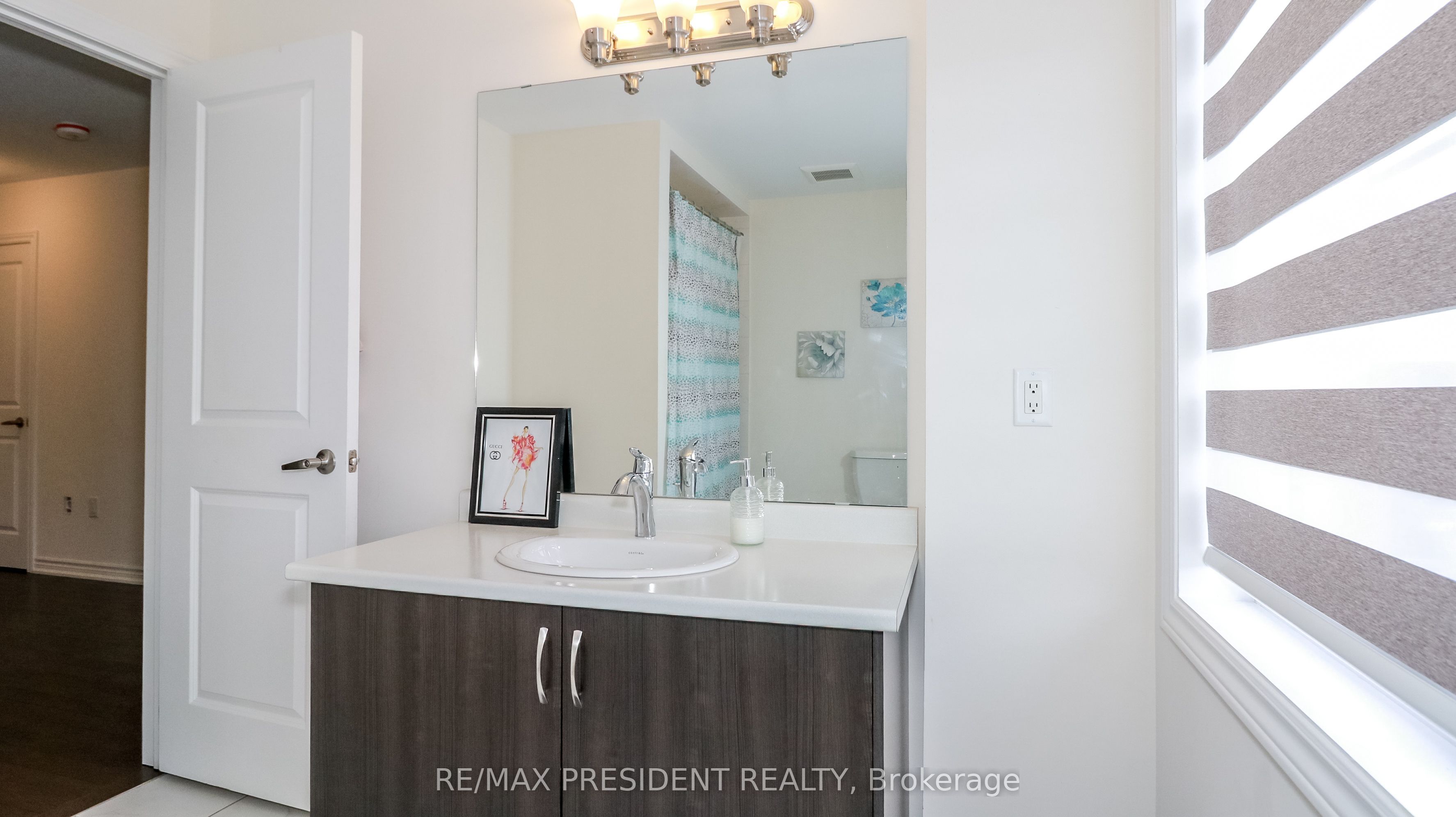 2214 Lozenby Street Property Photo 21