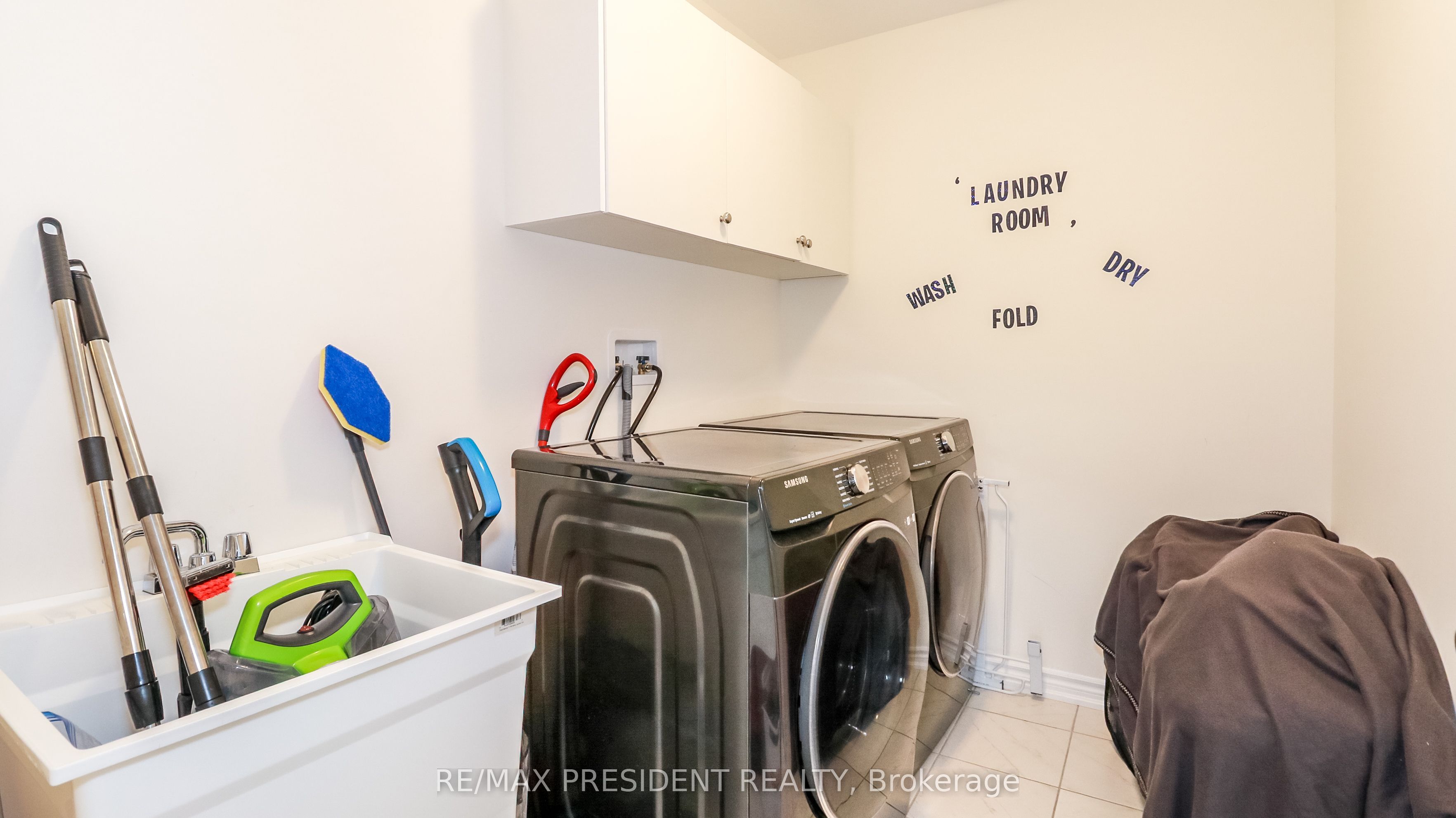 2214 Lozenby Street Property Photo 26