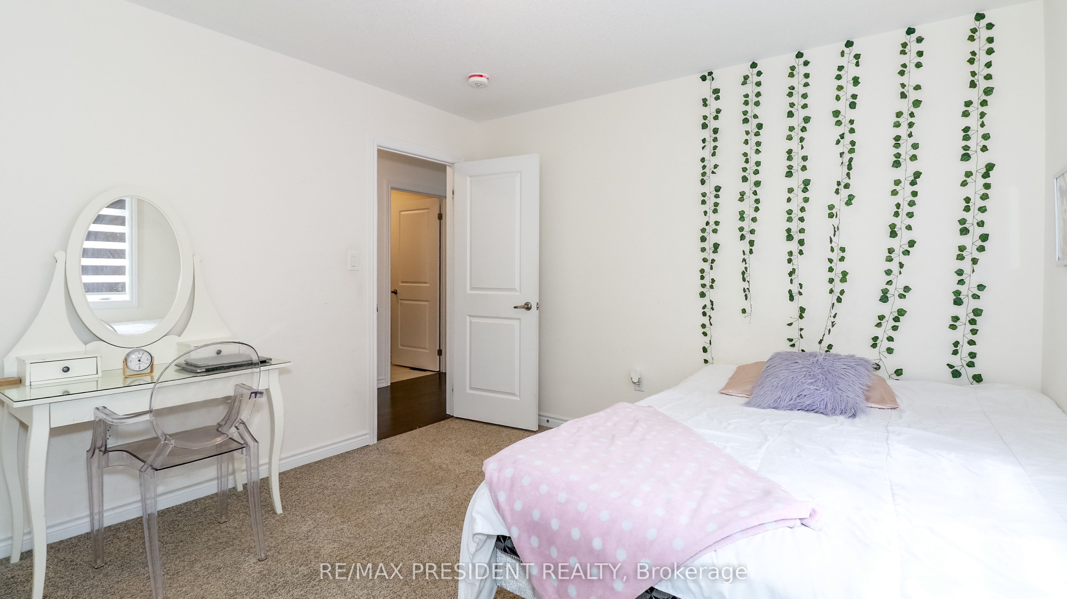 2214 Lozenby Street Property Photo 28