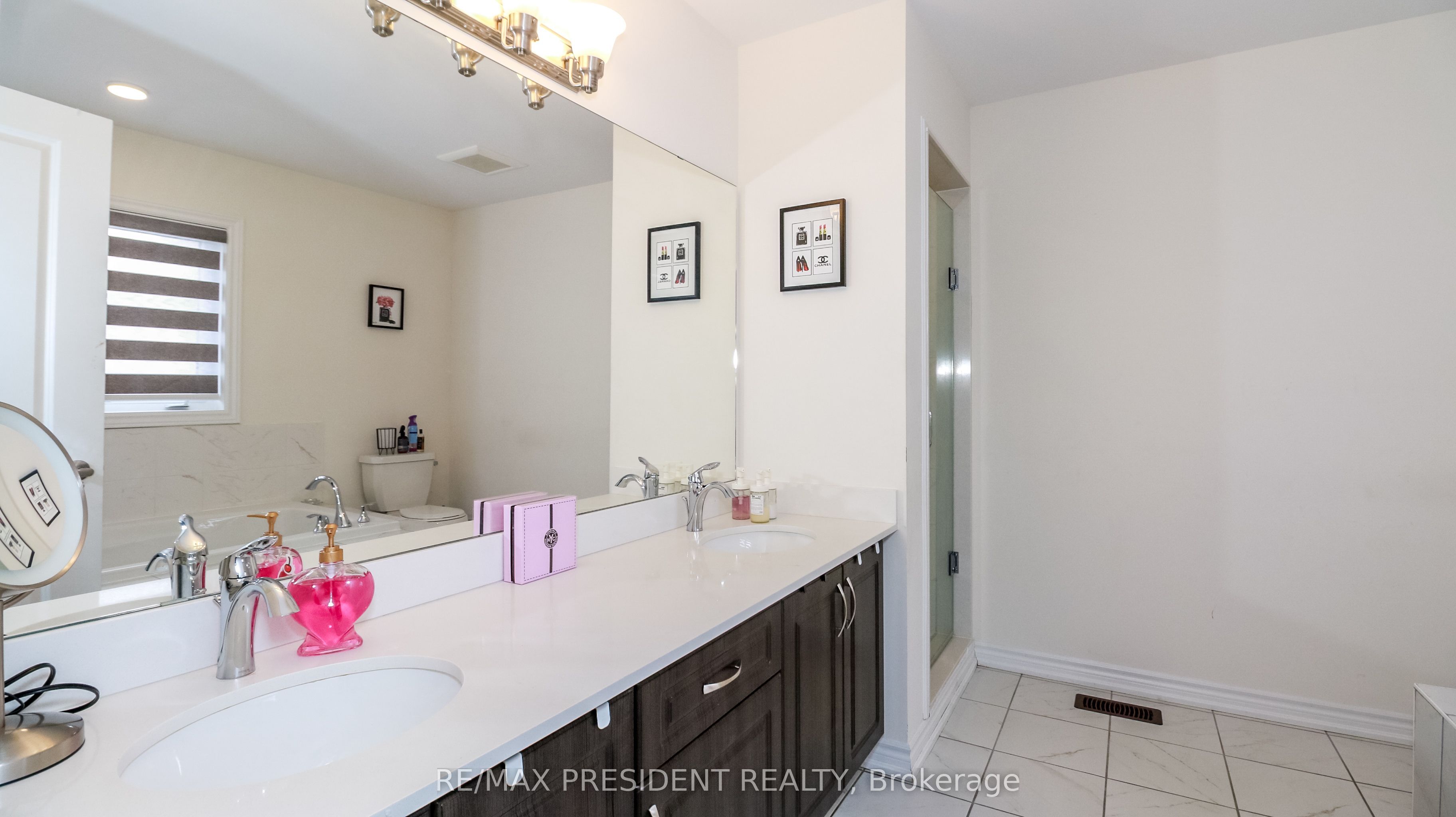 2214 Lozenby Street Property Photo 29