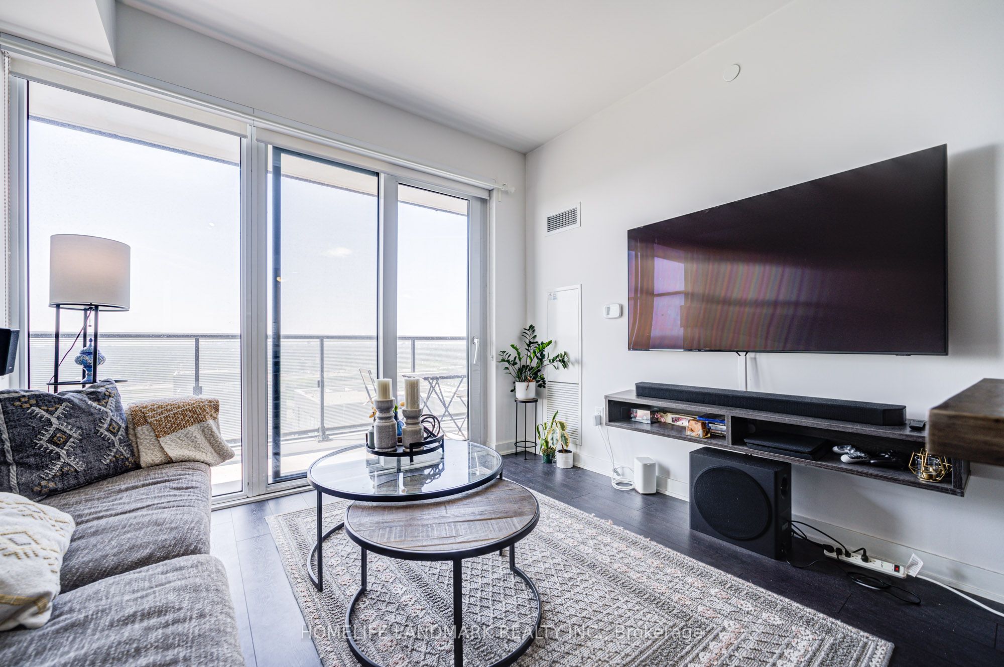 #2709 - 105 Oneida Crescent Property Photo 9