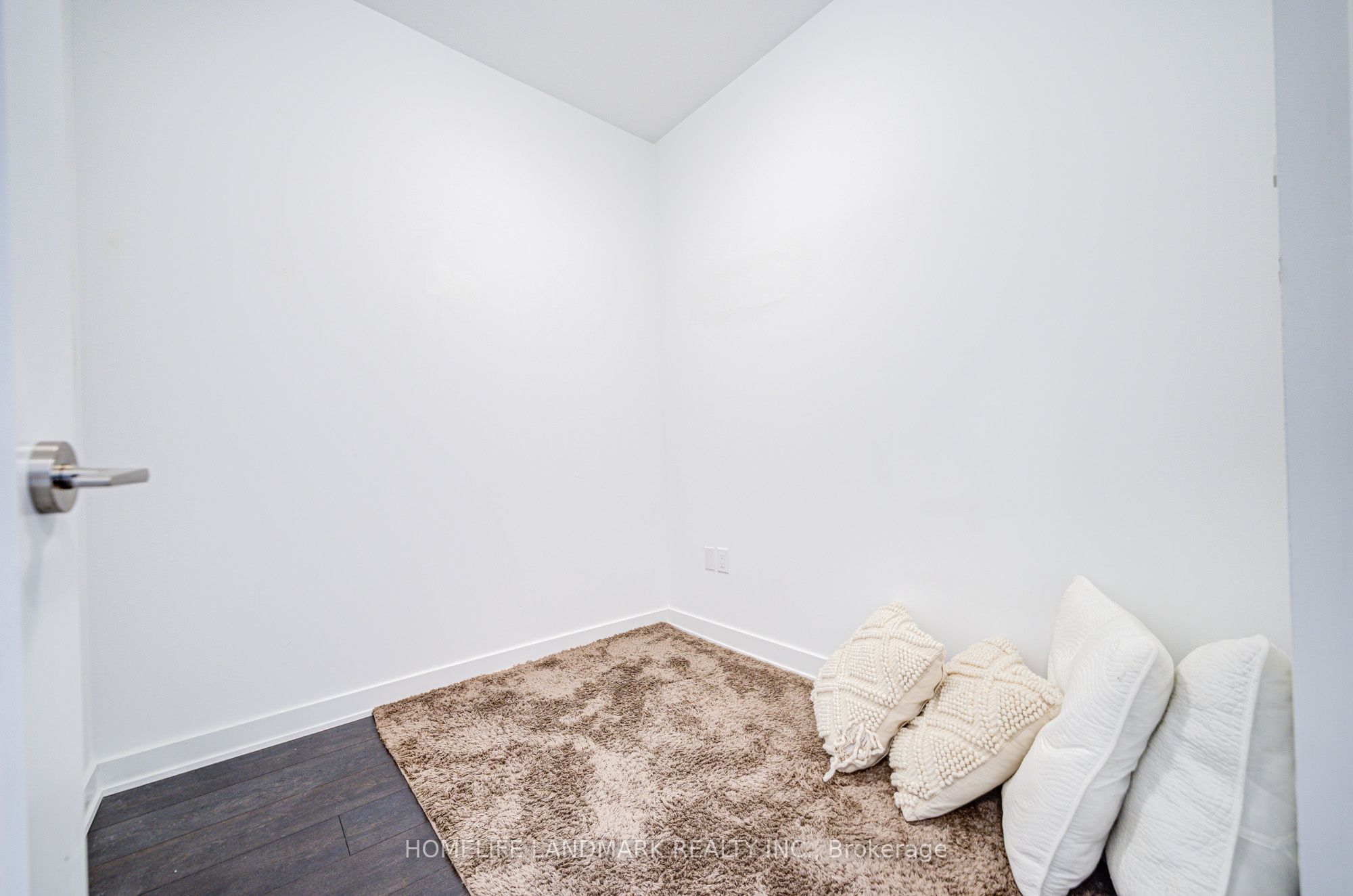 #2709 - 105 Oneida Crescent Property Photo 17