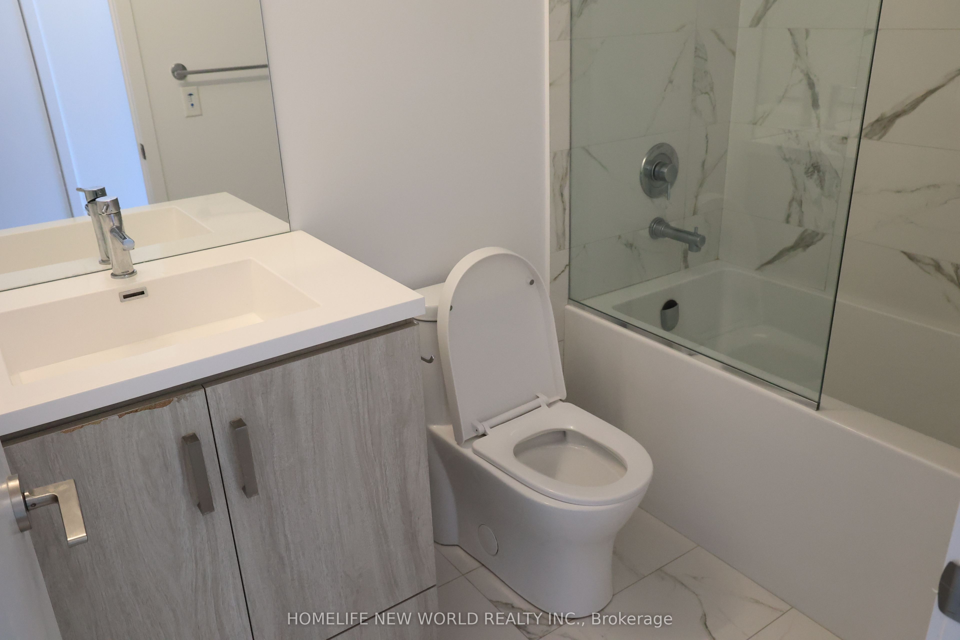 38 Honeycrisp Cres Property Photo 6