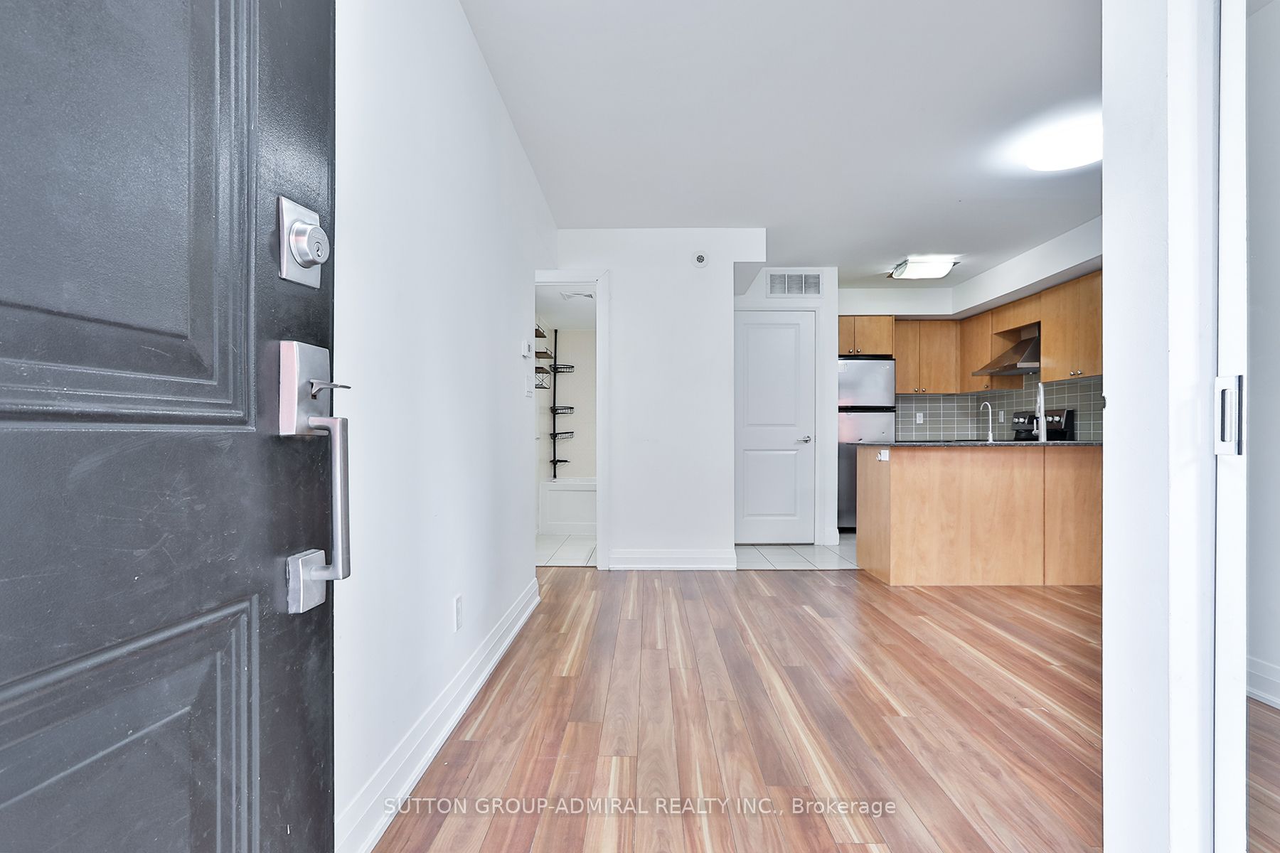 #265 - 318 John Street Property Photo 5