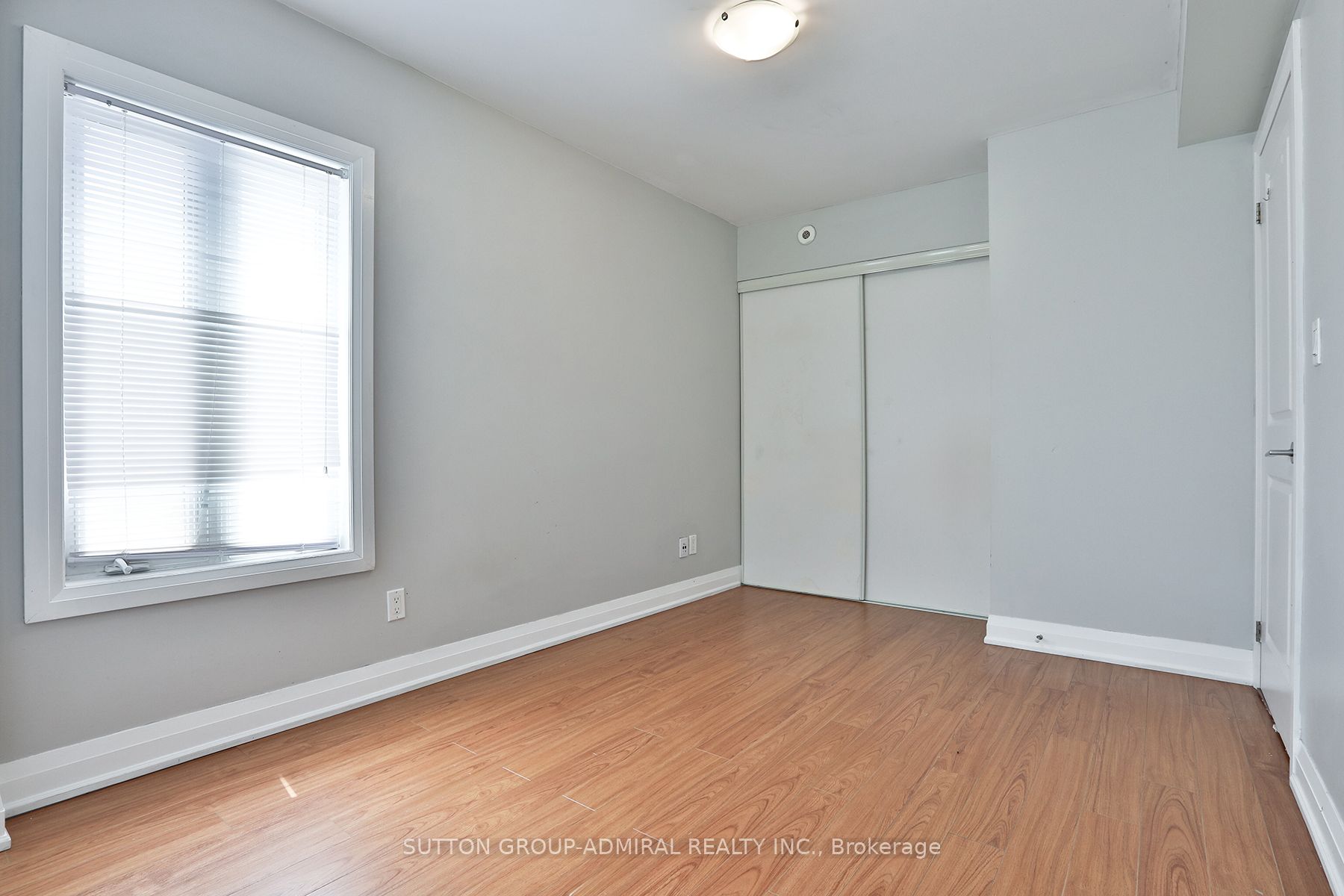 #265 - 318 John Street Property Photo 7
