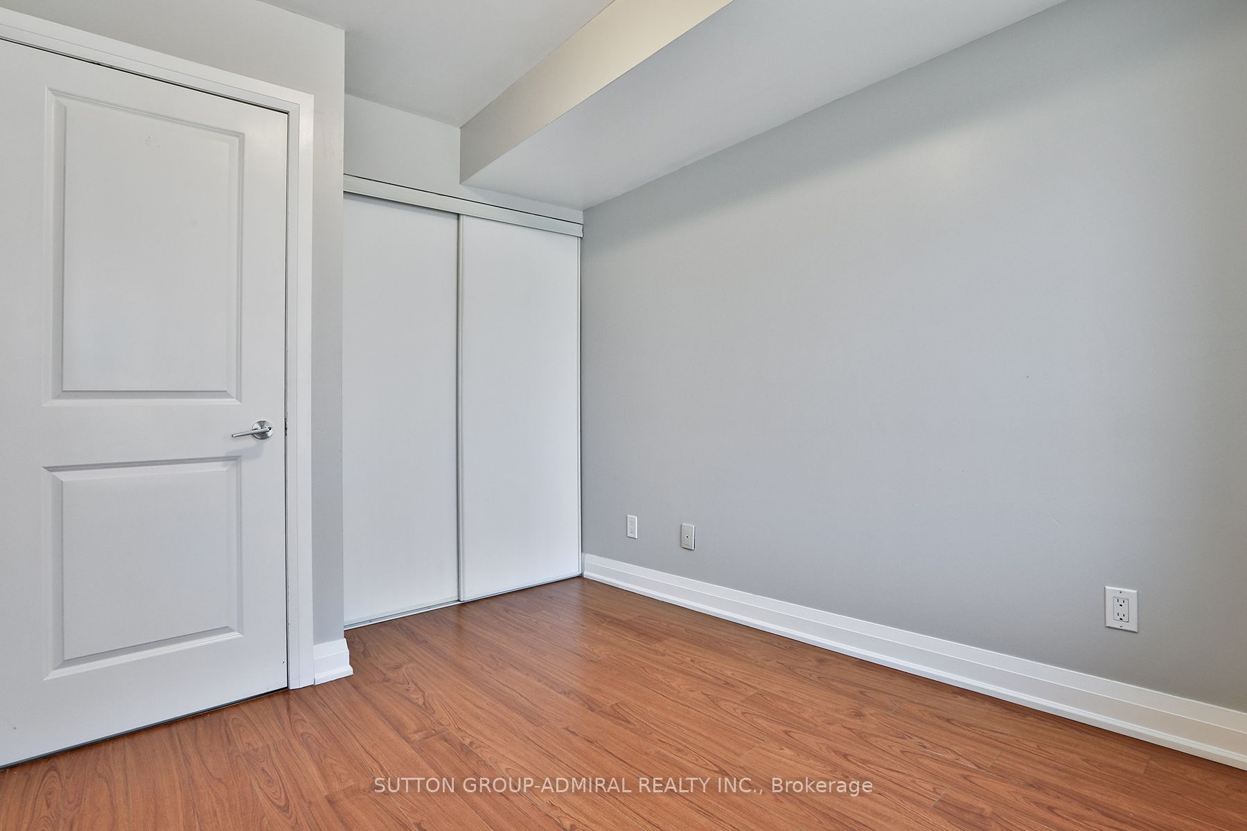 #265 - 318 John Street Property Photo 9