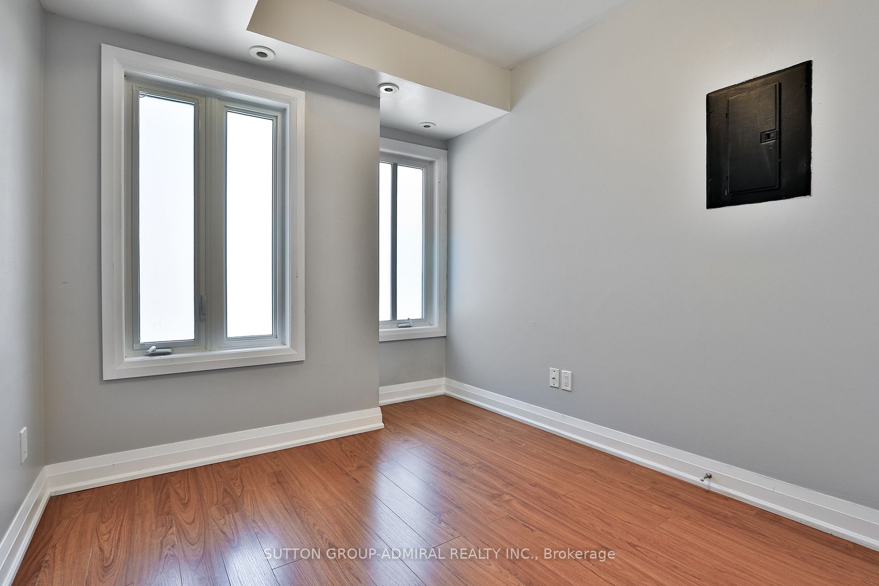 #265 - 318 John Street Property Photo 10