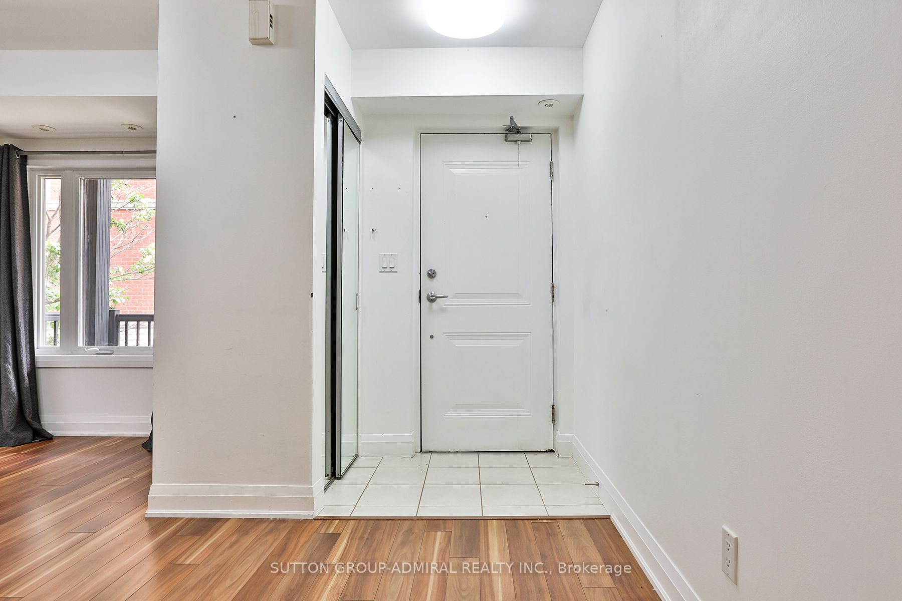 #265 - 318 John Street Property Photo 12