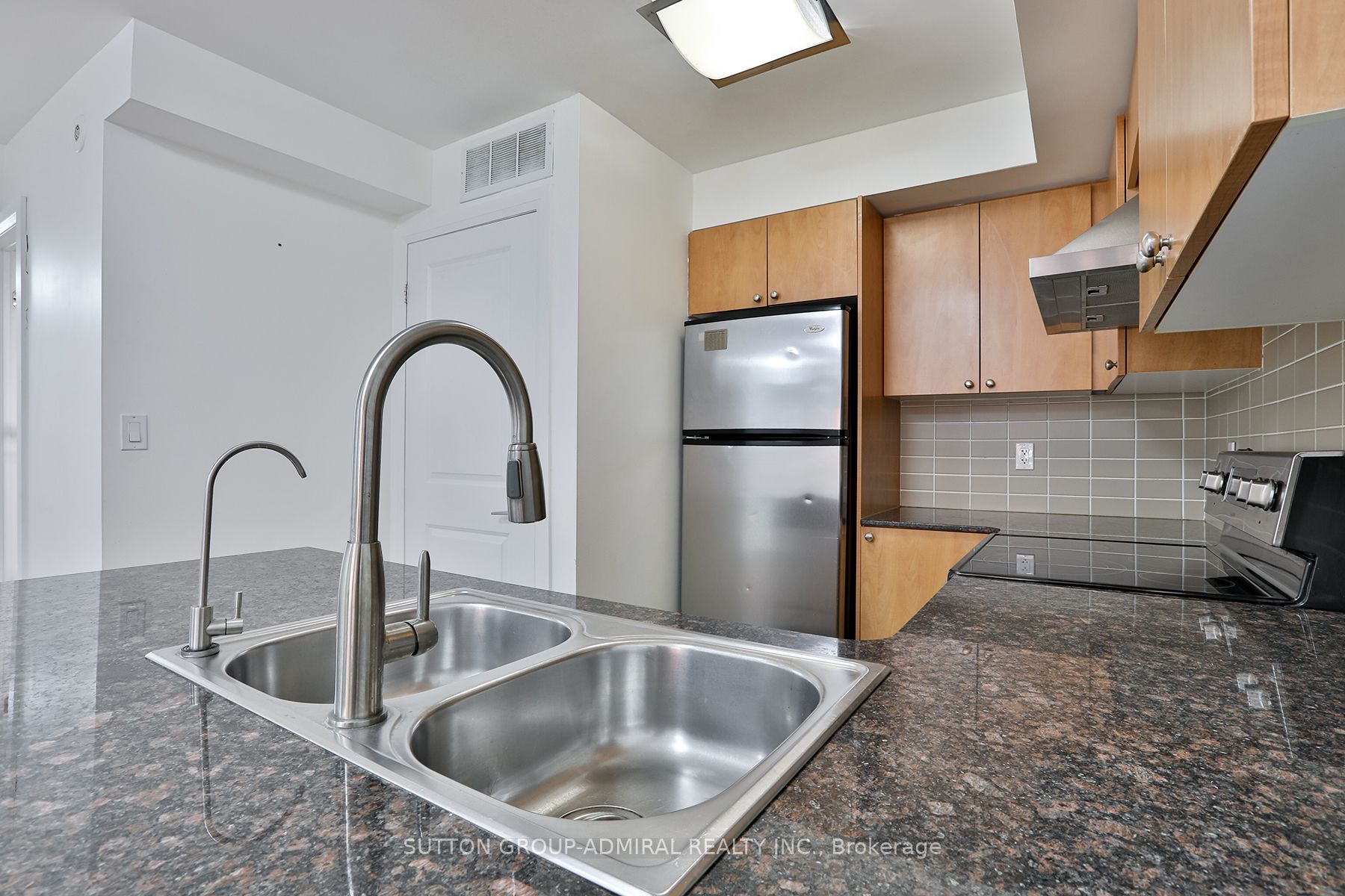 #265 - 318 John Street Property Photo 19