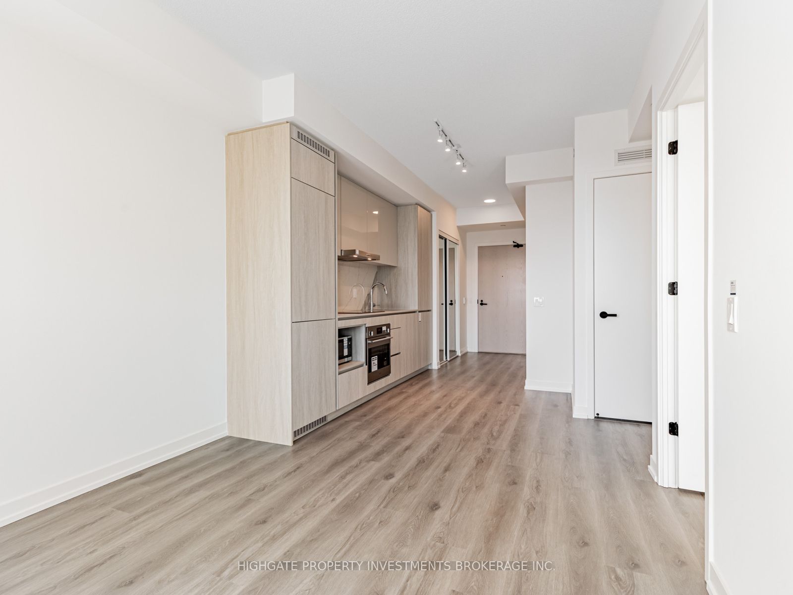 28 Interchange Way 908 Property Photo 14