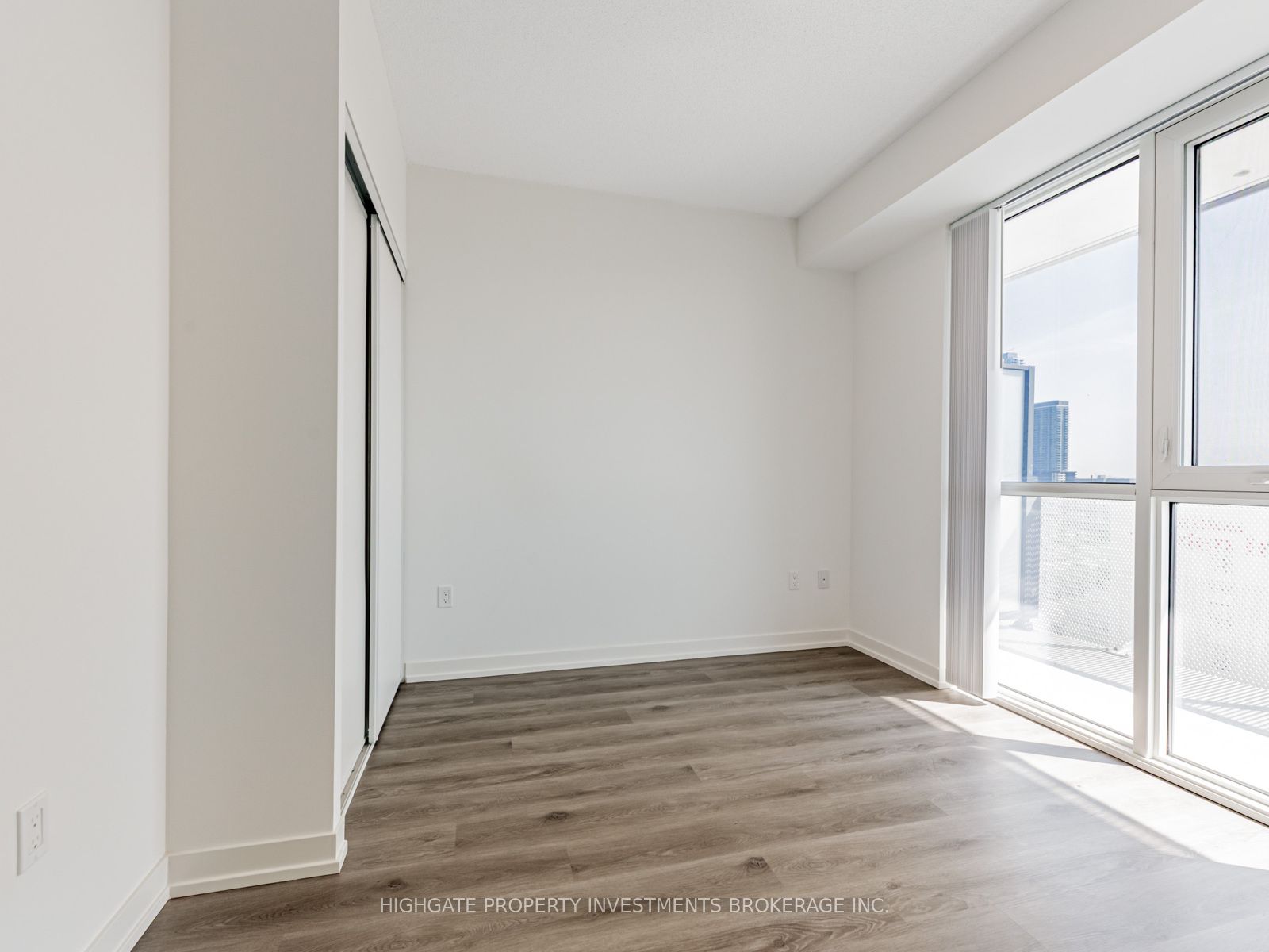 28 Interchange Way 908 Property Photo 15