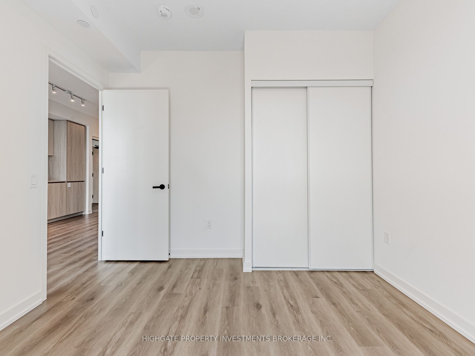 28 Interchange Way 908 Property Photo 18