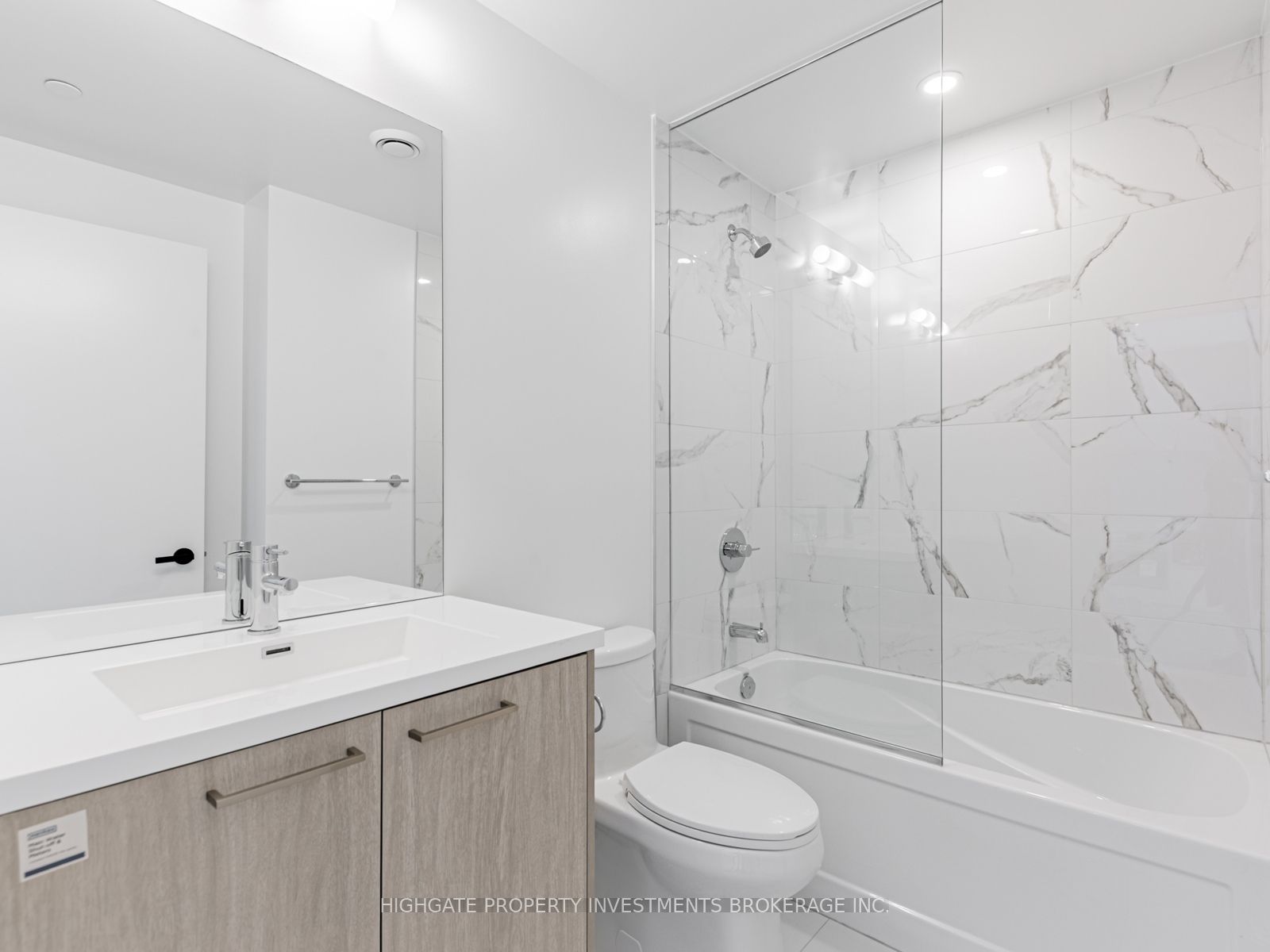 28 Interchange Way 908 Property Photo 19