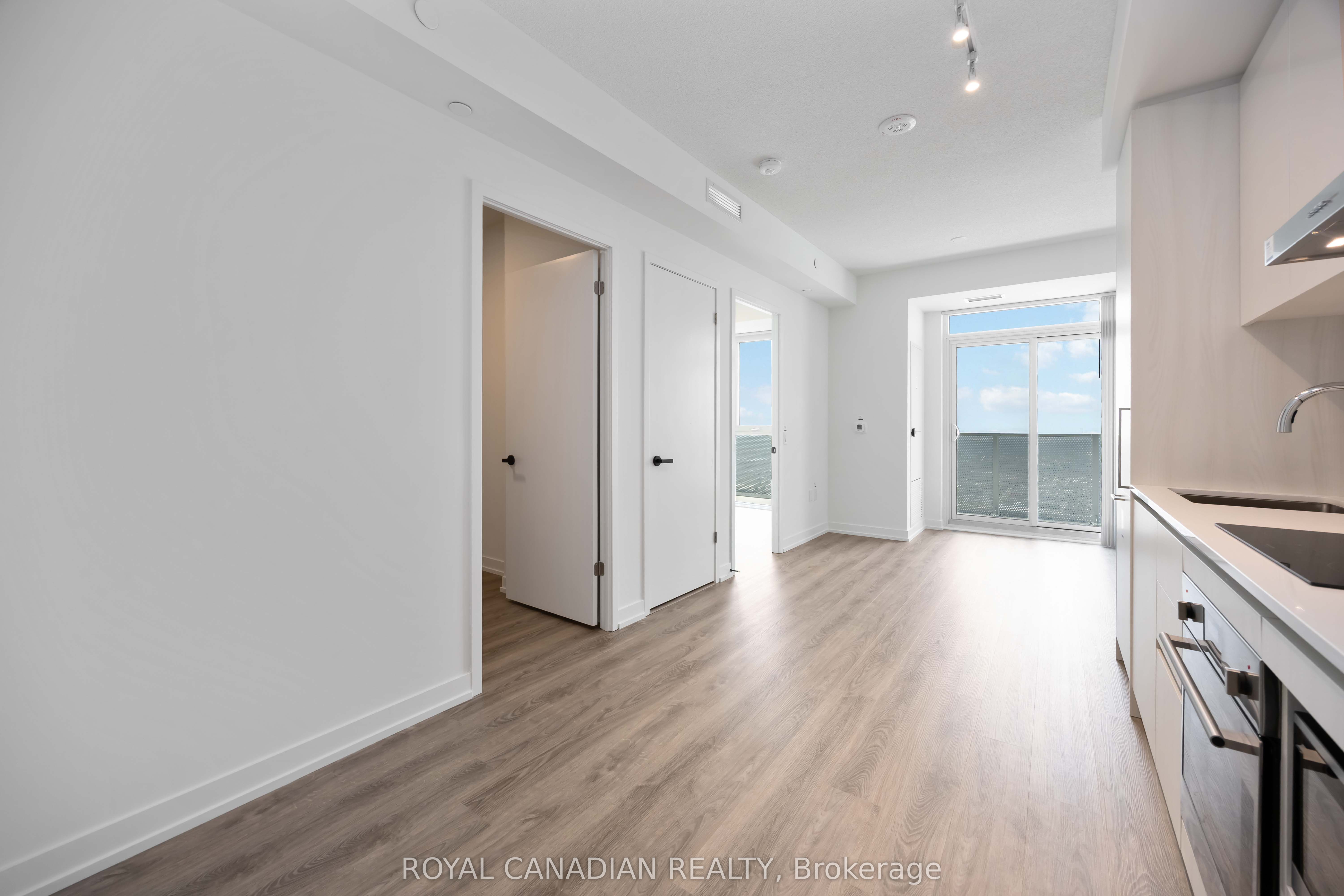#5007 - 195 Commerce Street Property Photo 7