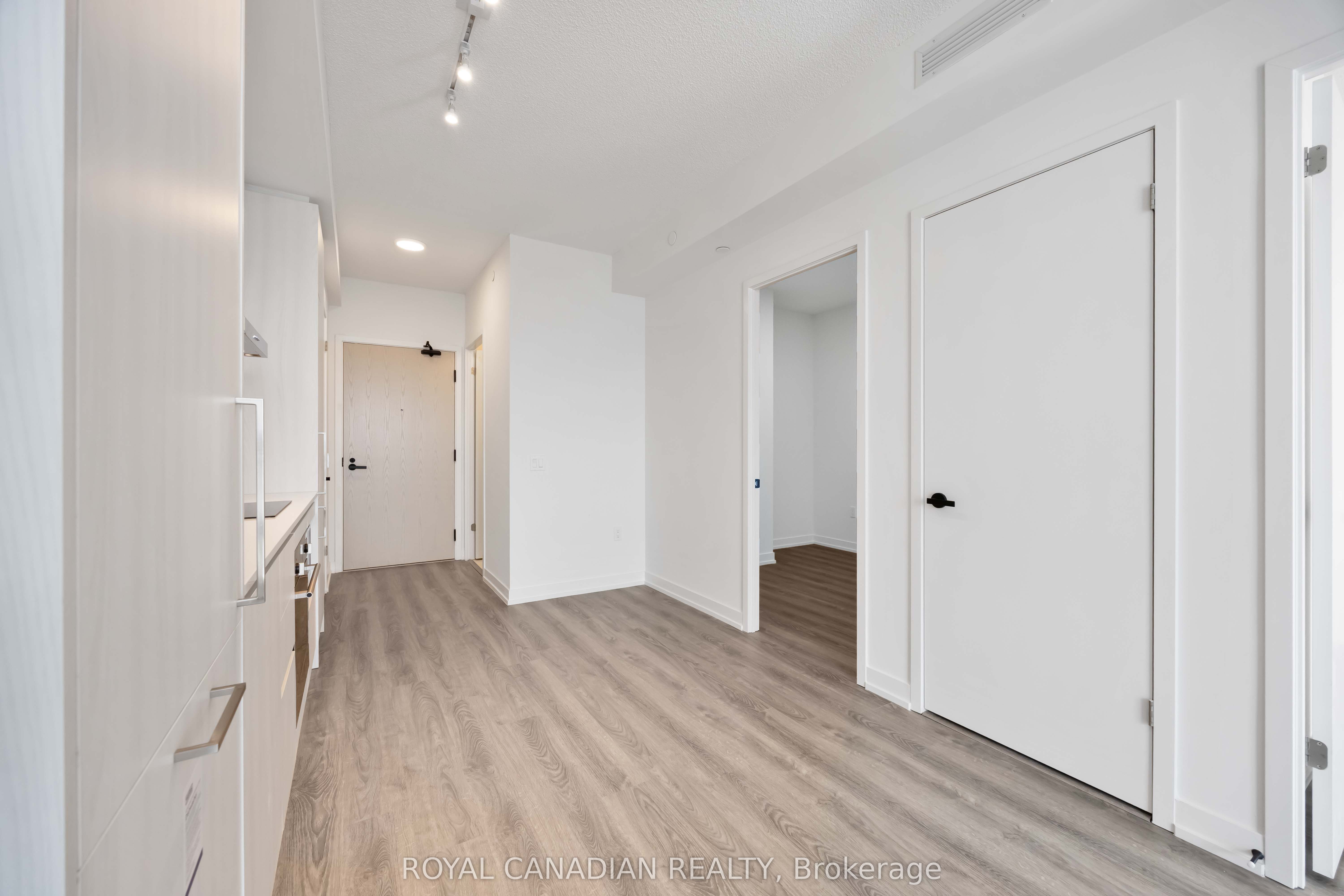 #5007 - 195 Commerce Street Property Photo 8